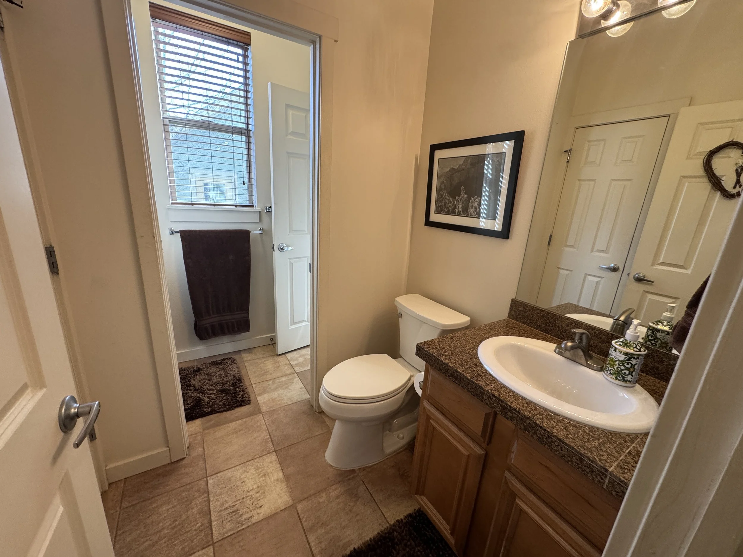 08 Bathroom One 01.JPG