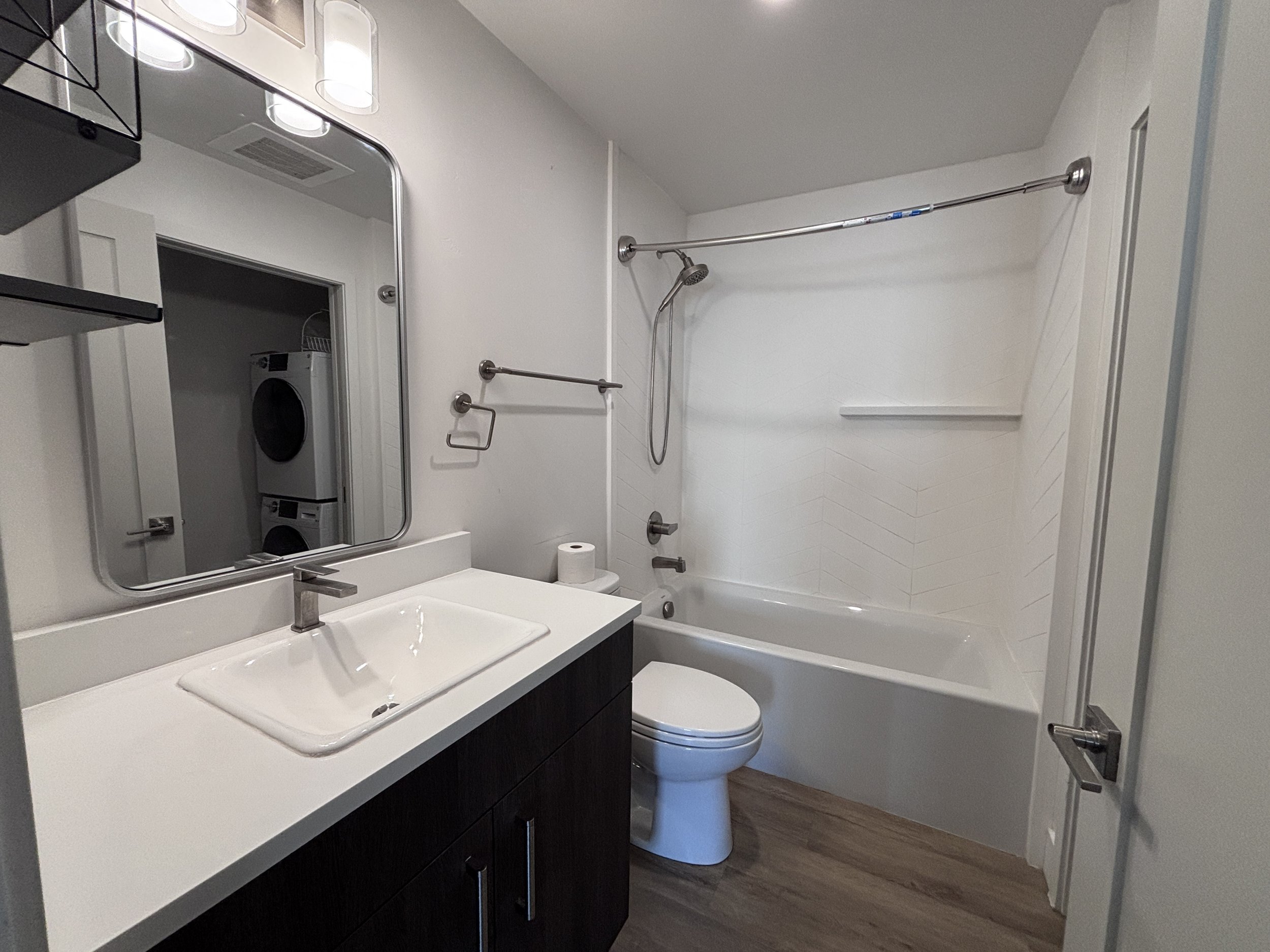 07 Bath 01.jpg