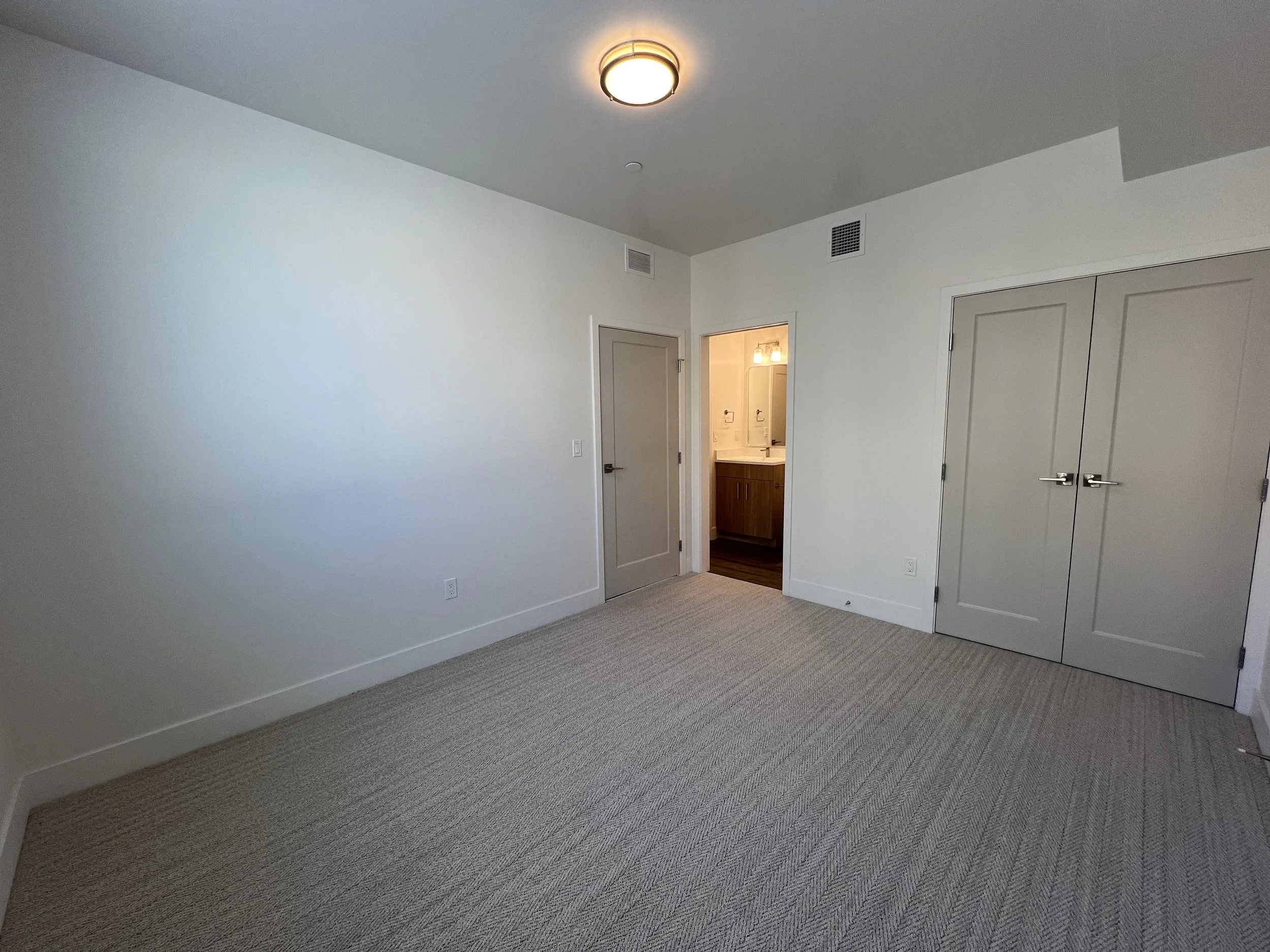 10 C201 Guest Bed 02.jpg