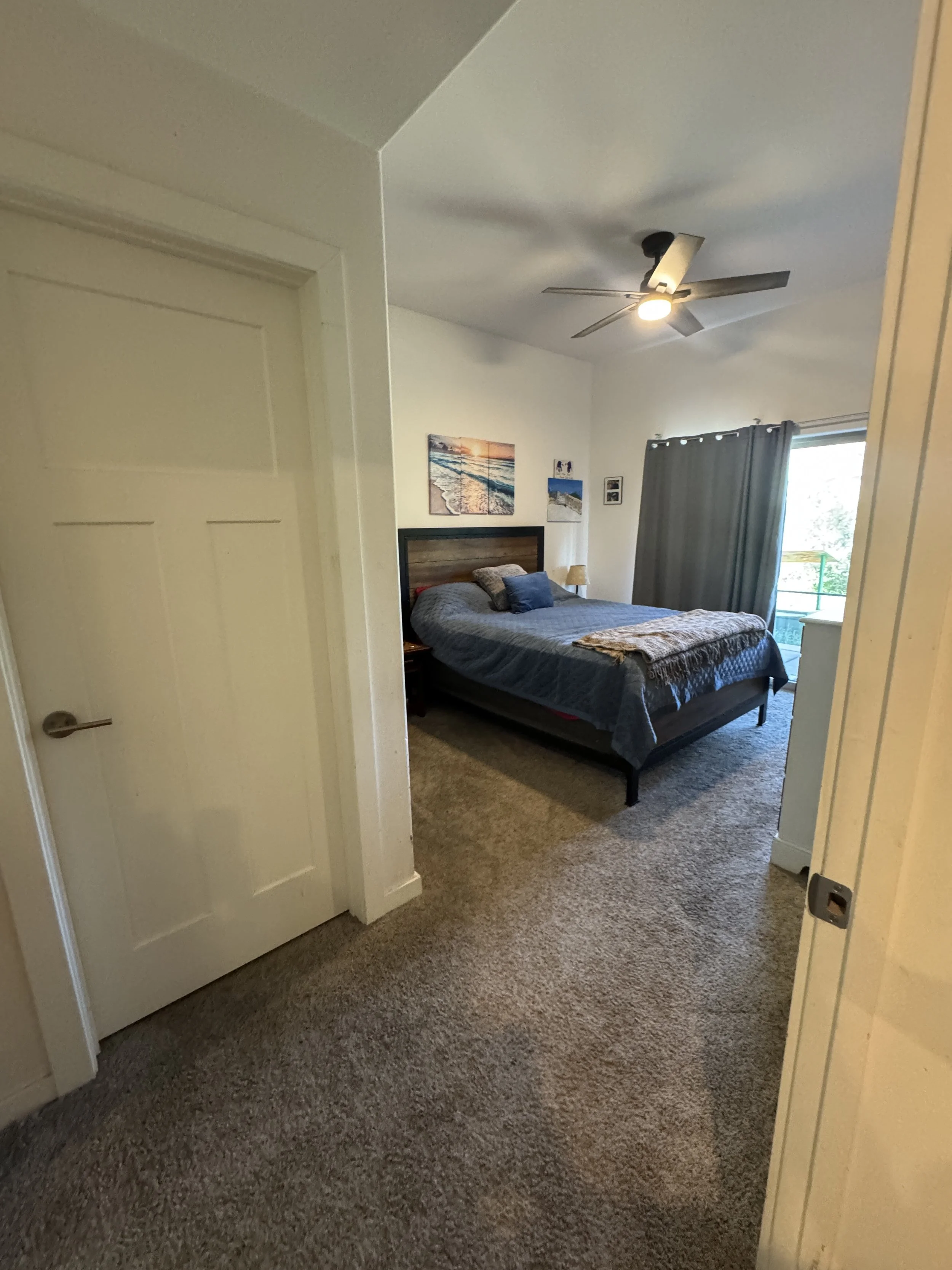 08 Bed One 01.JPG