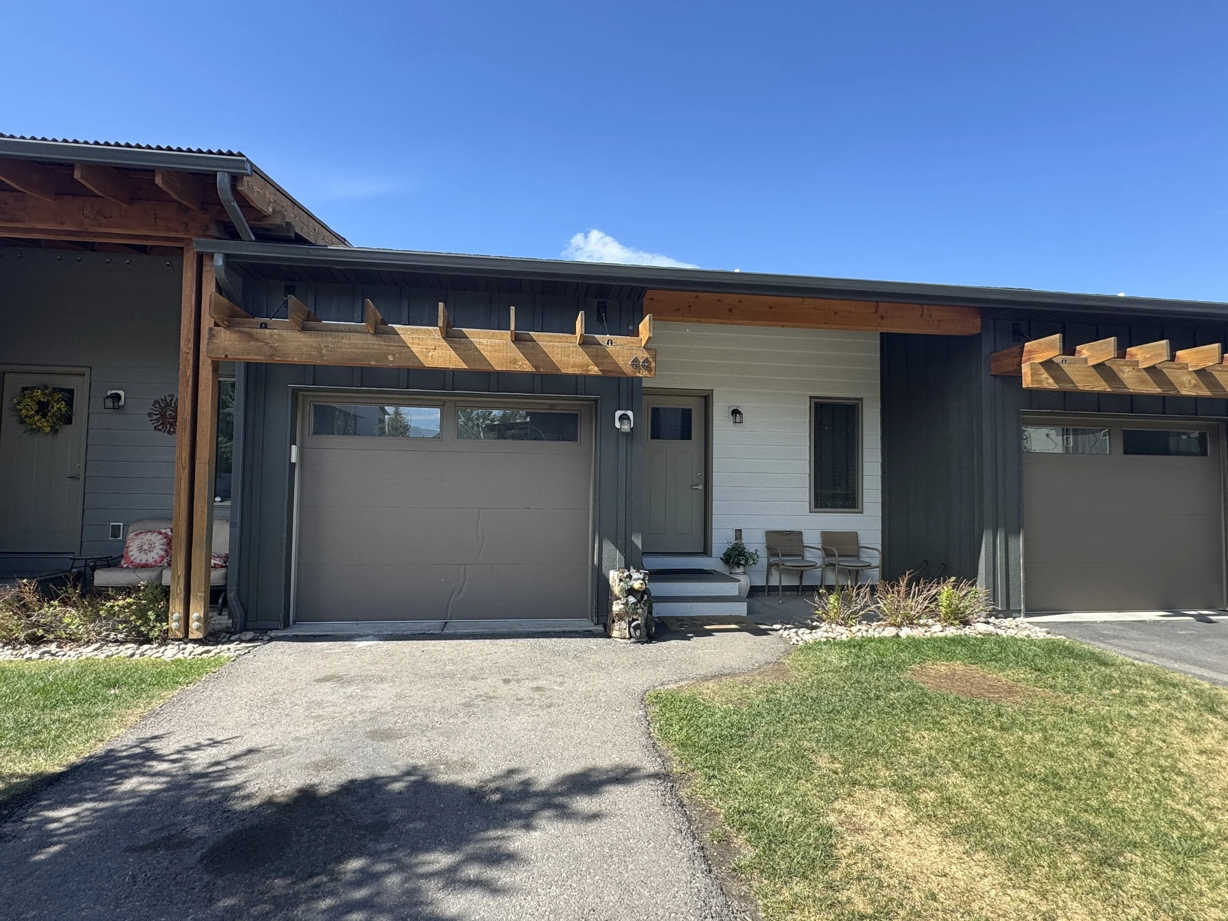 15 Garage 01.JPG