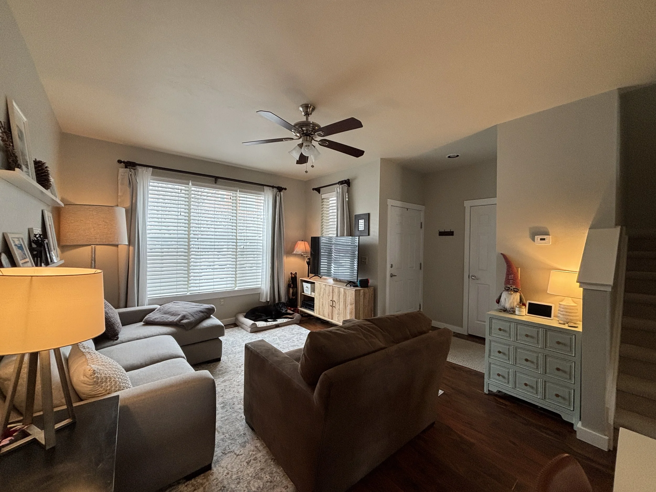 02 Living Room 02.JPG