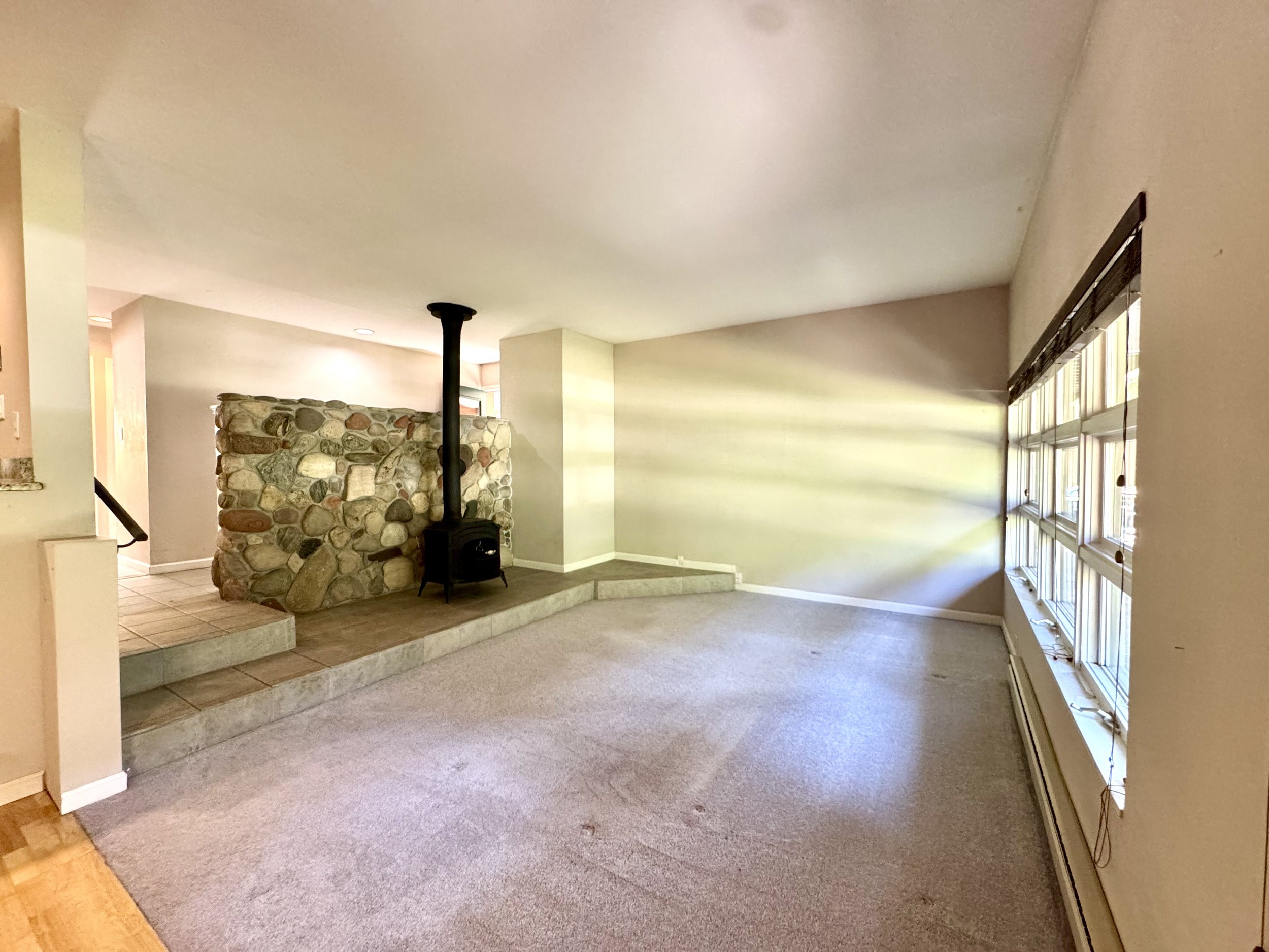 02 Living Room 01.jpg