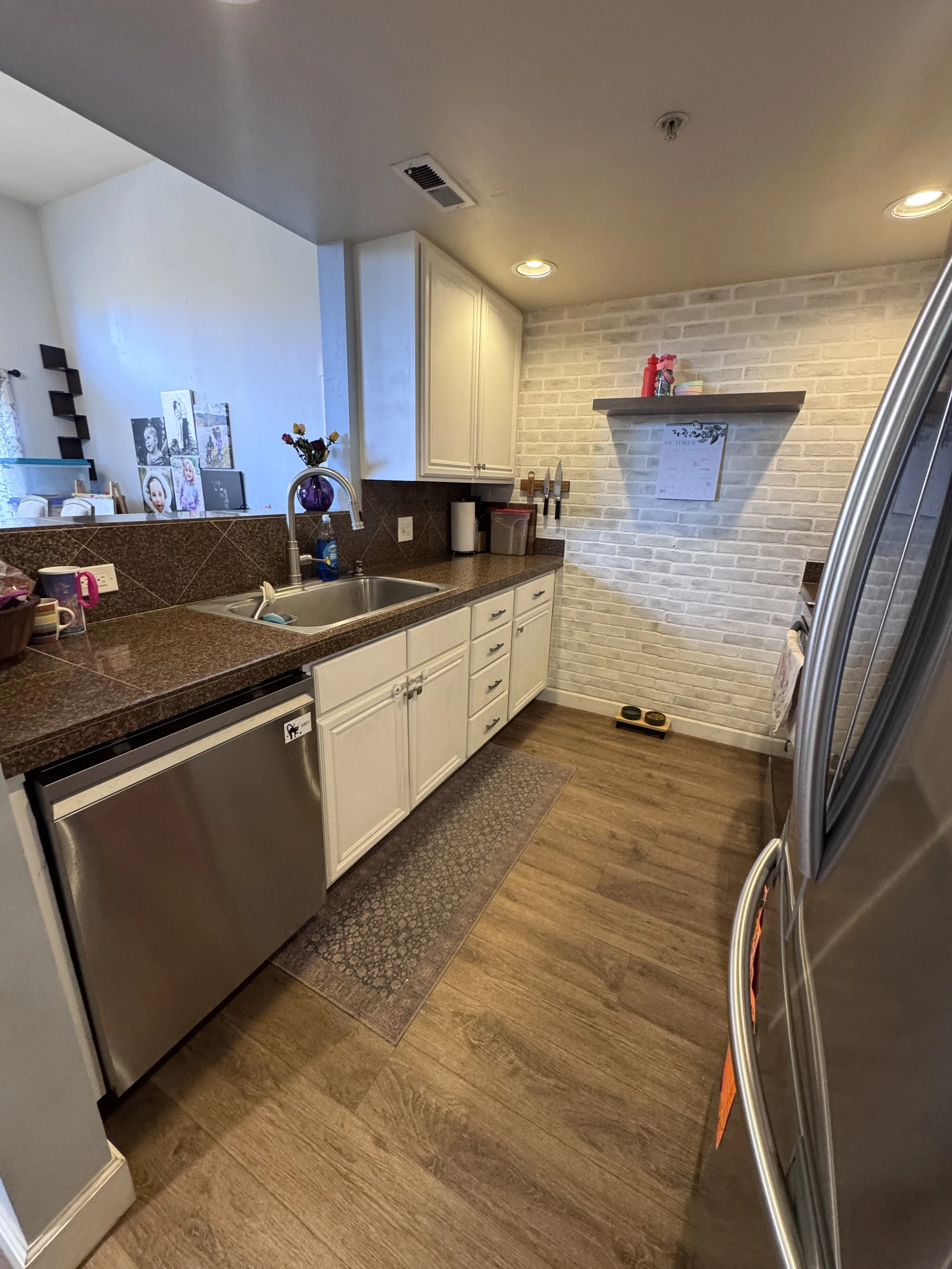 04 Kitchen 02.JPG