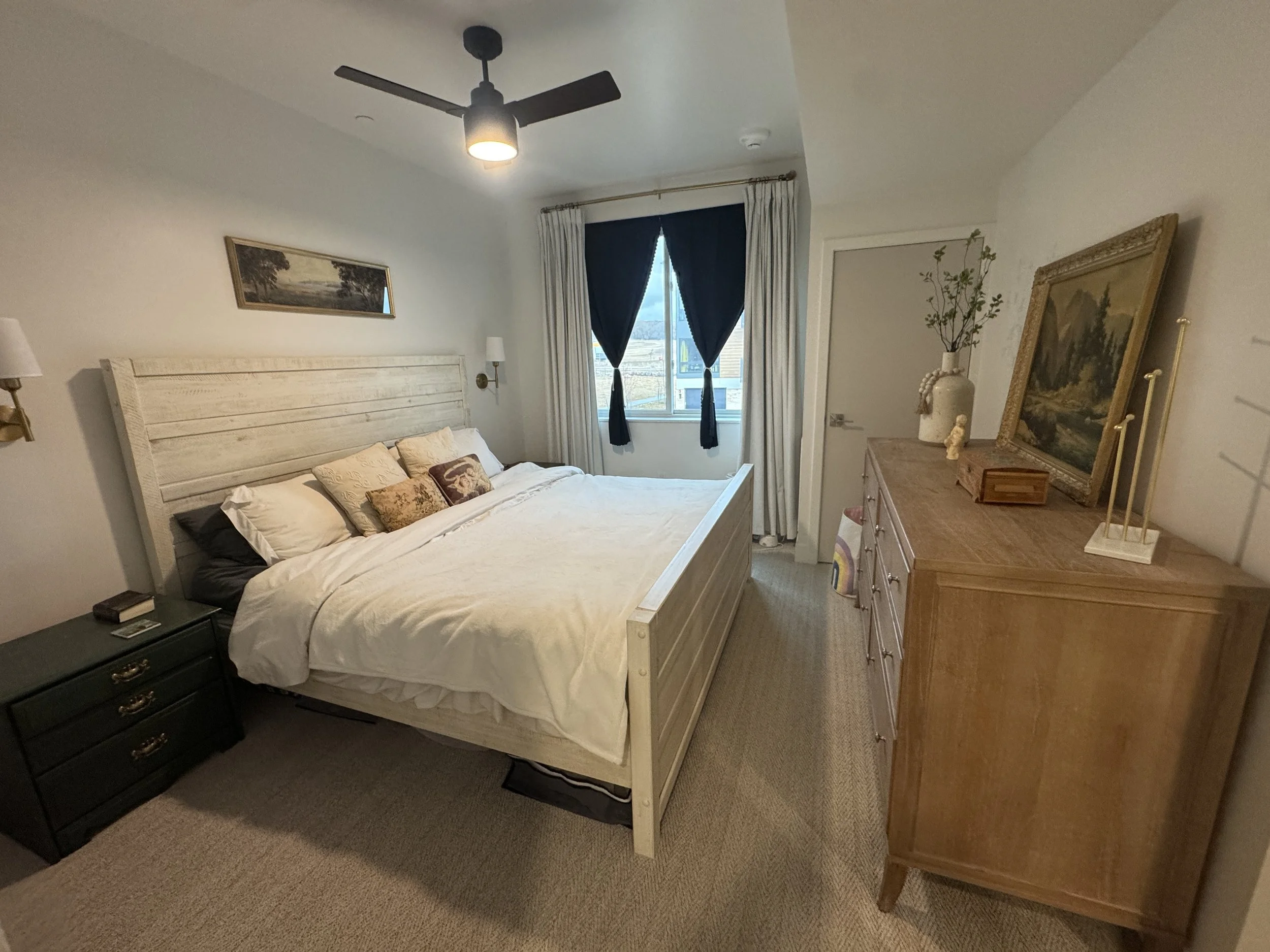 07 Primary Bed 02.JPG