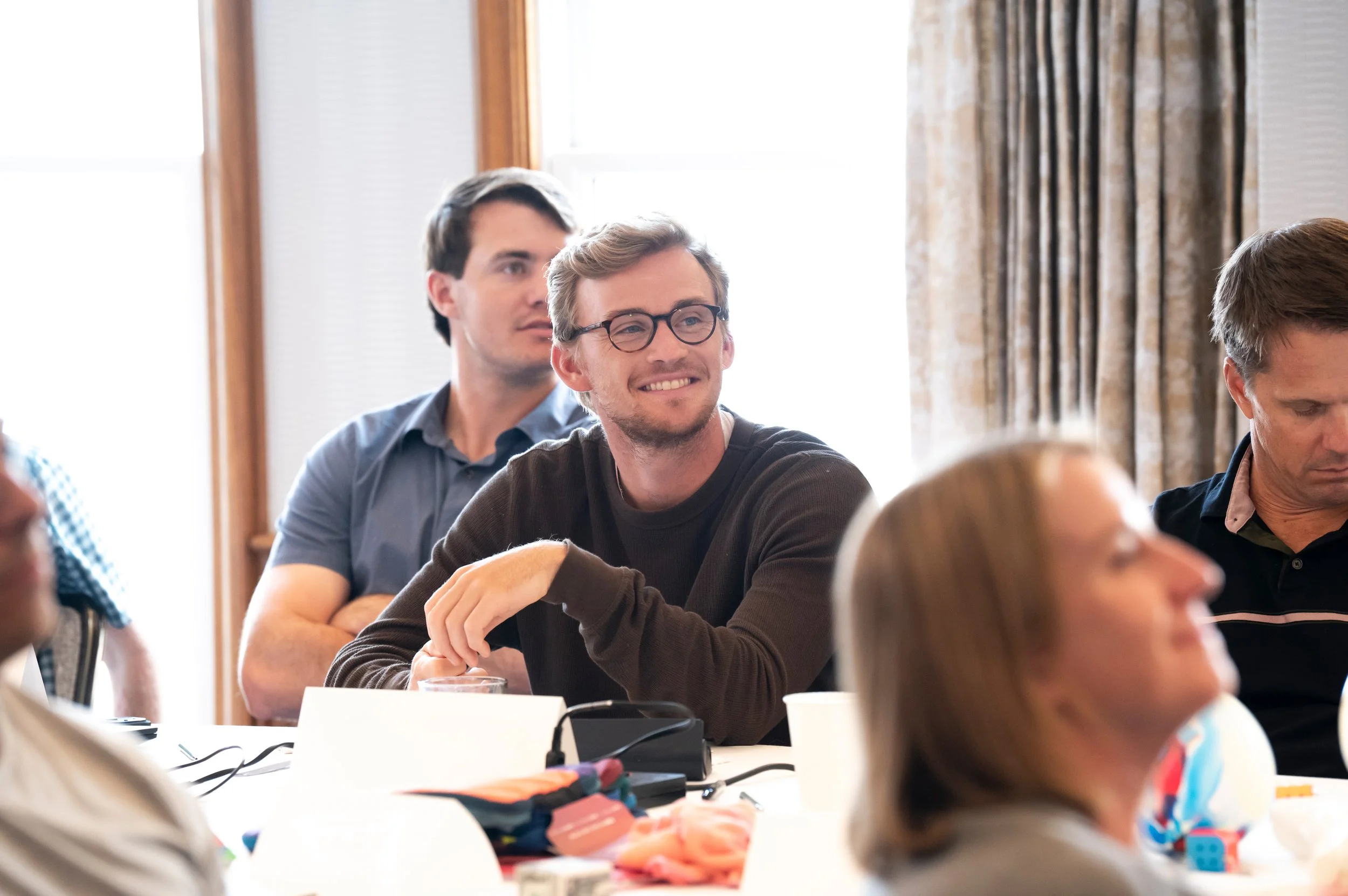 Two Excelerate consultants in a journey mapping session to drive customer centric growth towards a market opportunity