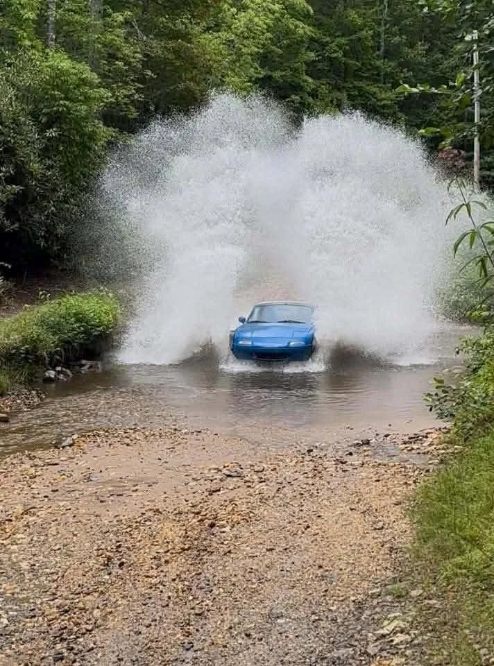 Lifted Miatas at the Gap