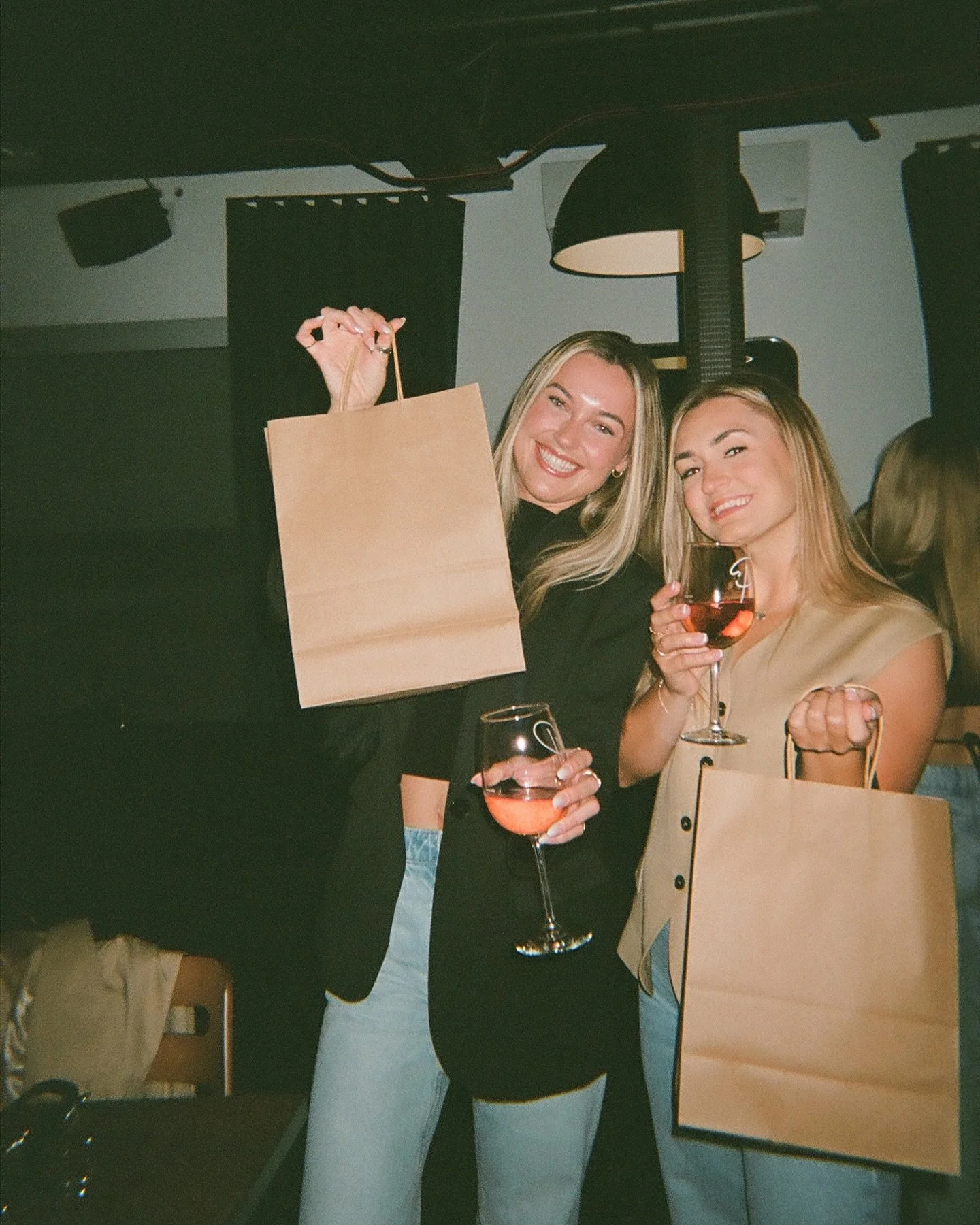 @fortyluxe at @klozetboutique NEXT THURSDAY 🍇💫 you won&rsquo;t want to miss it! 

📸 Throwback to Sip &amp; Shop summer 2024 @paletterooftopbar