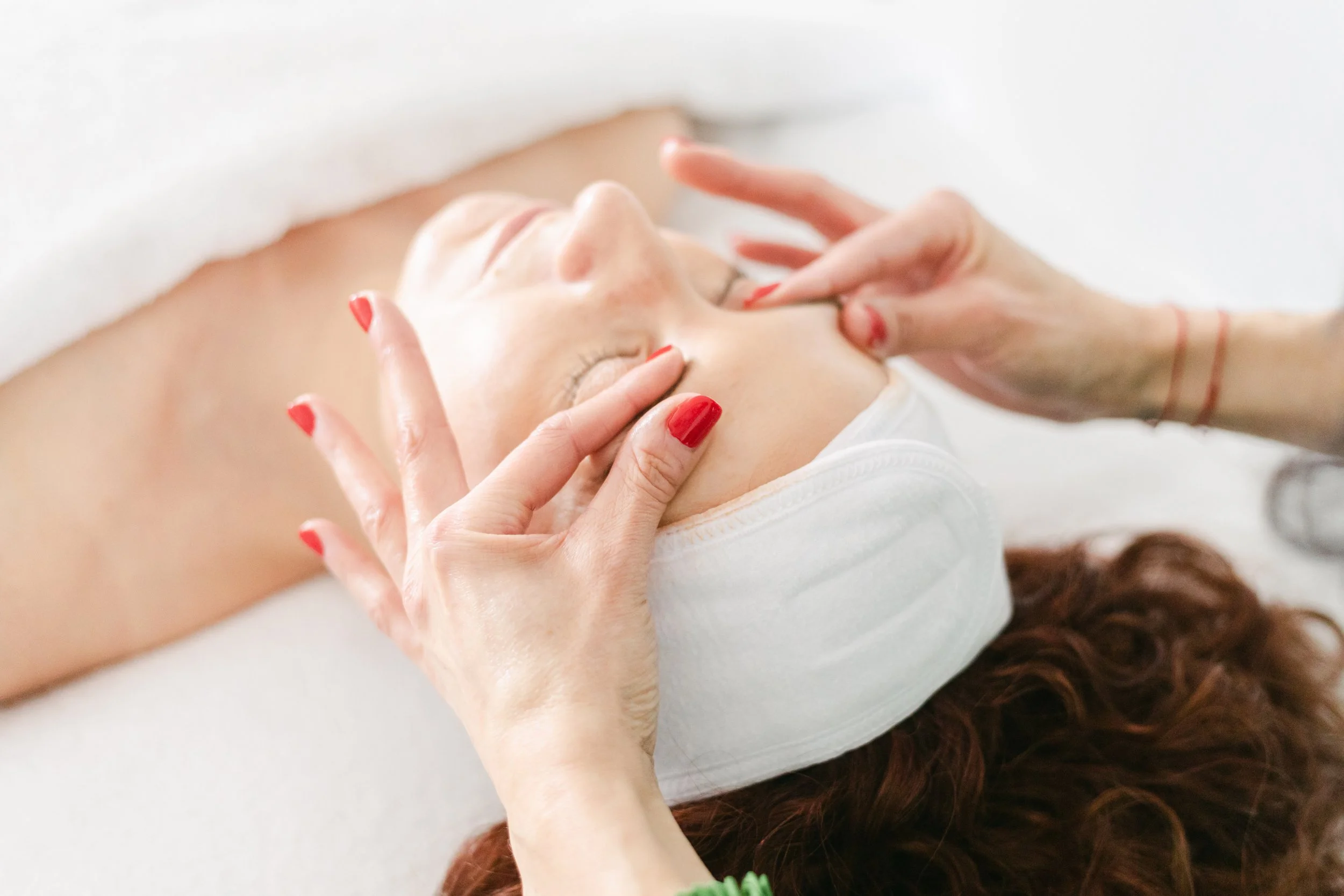 Face Lifting Sculpting Facials