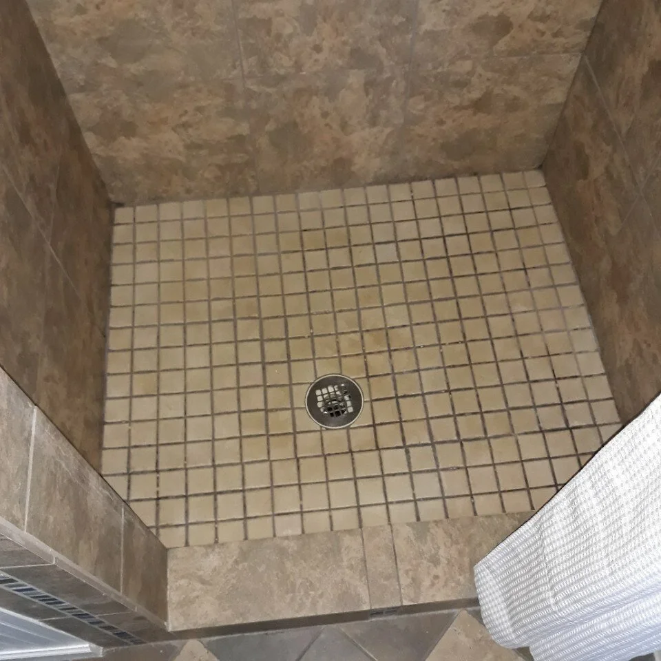 09 En Suite Bathroom(2).jpg