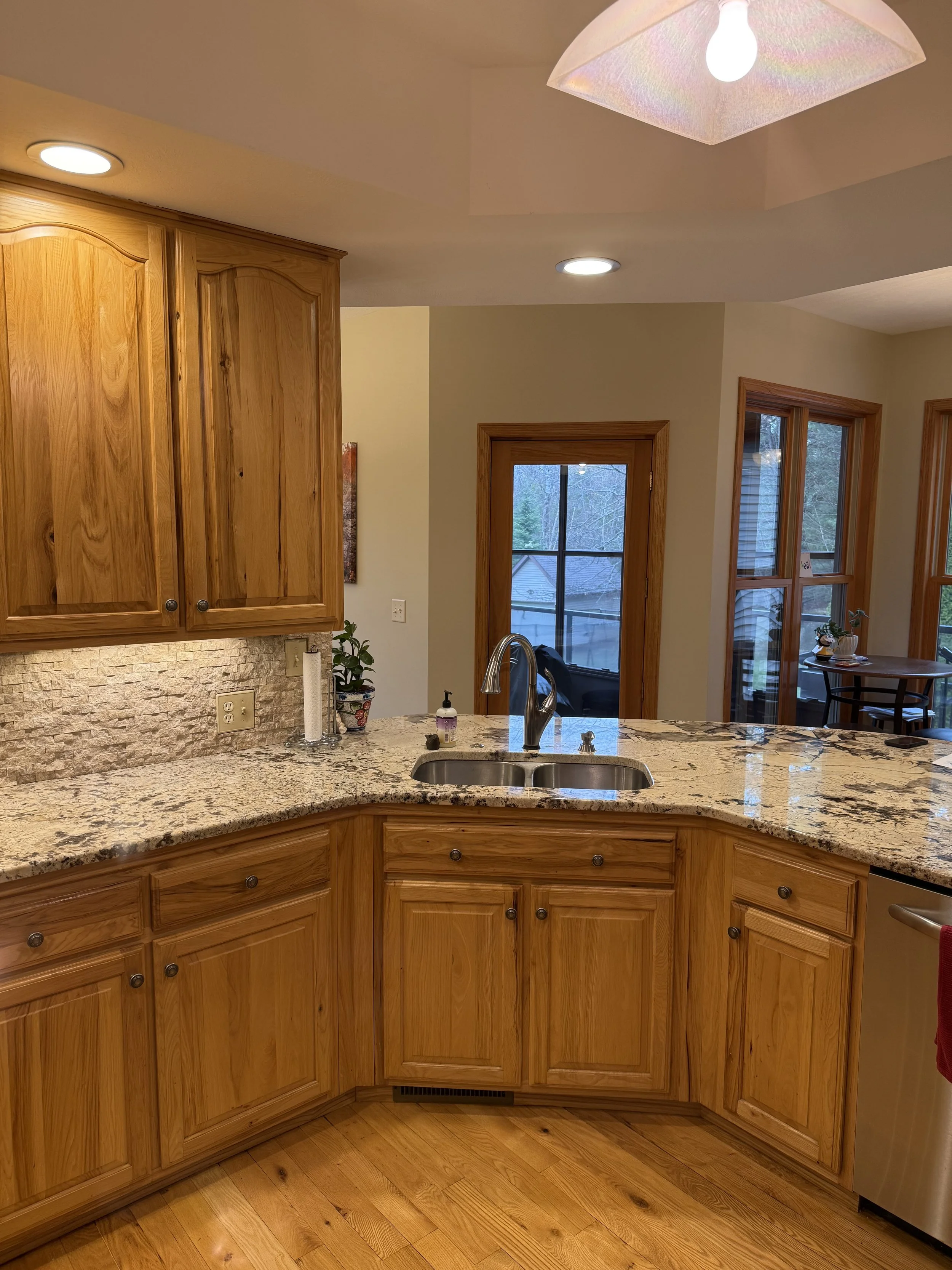 Kitchen (8).jpg