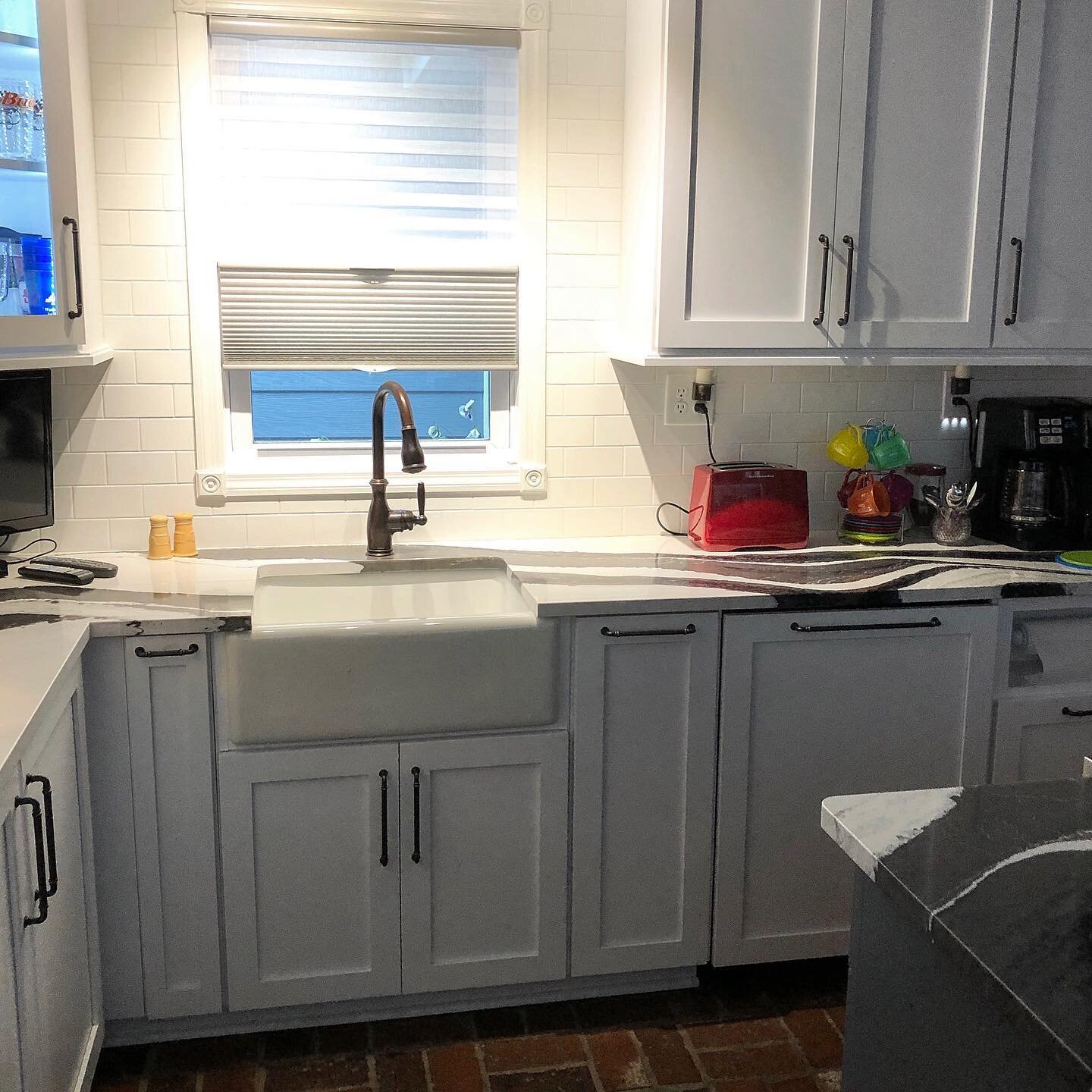 Never underestimate the difference a backsplash &amp; countertop can make in your kitchen.  Classic white subway tile is timeless with the wow of Cambria&rsquo;s Bentley Granite countertop makes, it brings this kitchen into the 21st century with clas