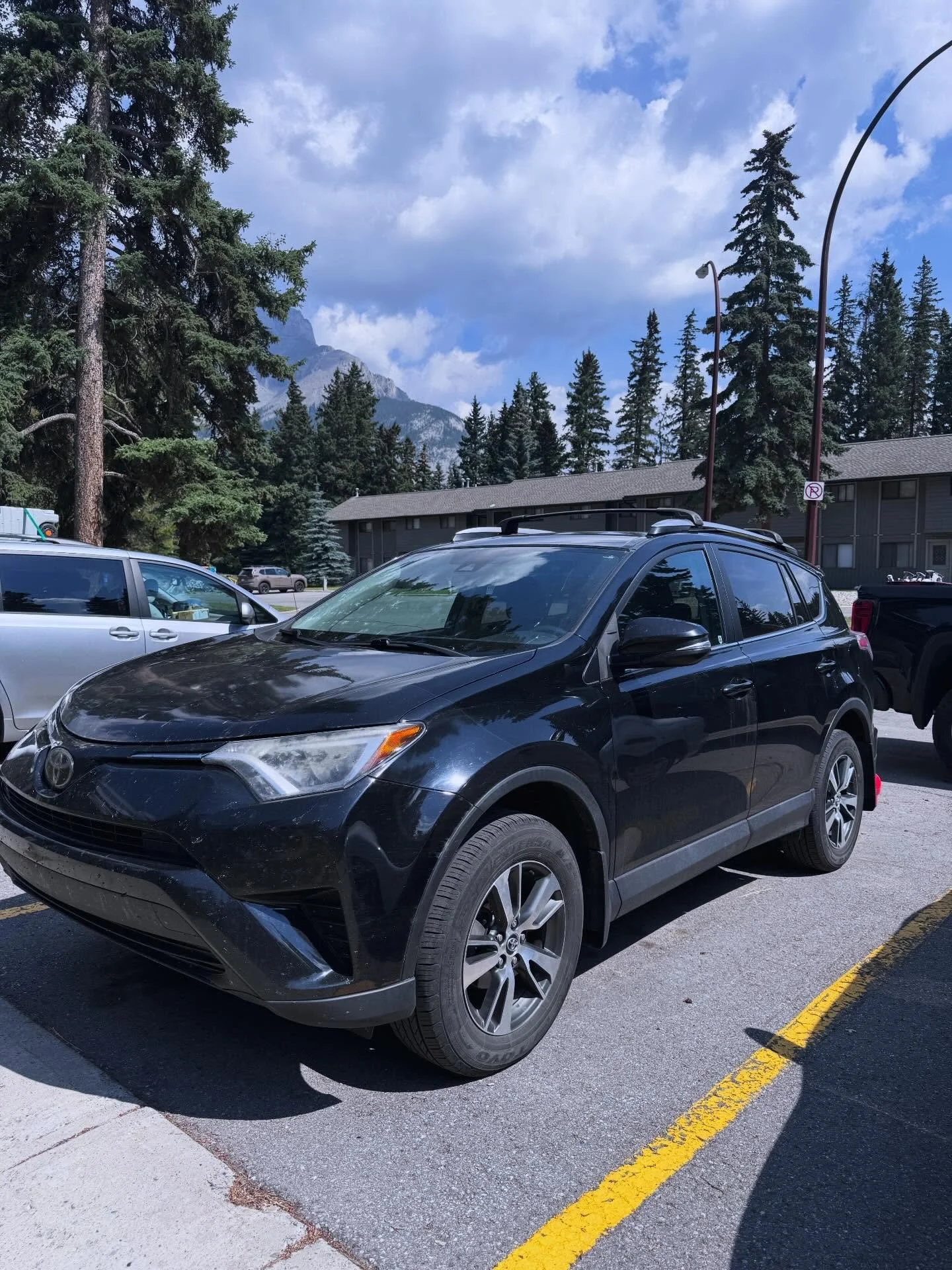 This RAV4 was fighting for its life. 💀
One full detail later... like it never happened

🌐 doubleblackdetailing.com

📍Canmore &bull; Banff

#rav4 #toyota #MobileDetailing #Canmore #Banff
