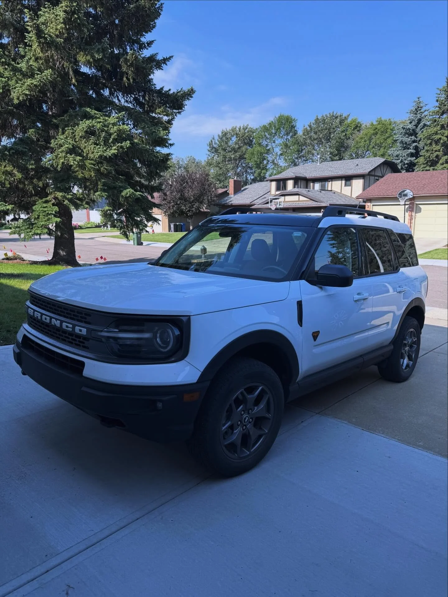 The Bronco survived Tofino. The sand, the dogs, the snacks... barely. 🐾🌊

🌐 doubleblackdetailing.com

📍Canmore &bull; Banff

#bronco#MobileDetailing #Canmore #Banff