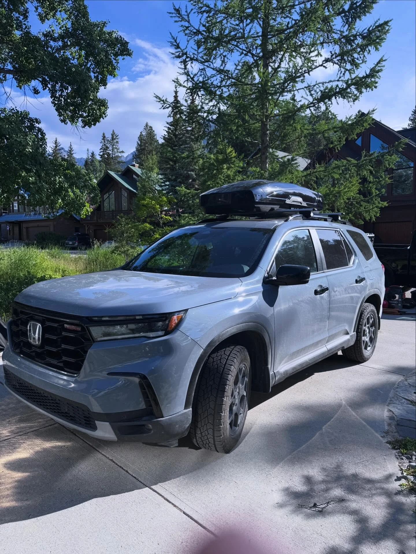 POV: Your car finally gets the reset it deserves. 😮&zwj;💨✨
We come to you. You get a spotless ride. 
📍Canmore &bull; Banff &bull; Bow Valley
🌐 doubleblackdetailing.com
#CleanCarClub #DoubleBlackDetailing #Canmore #MobileDetailing