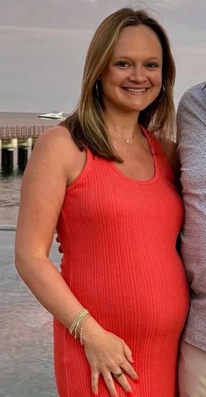 Happy thankful Prenatal Client Recommending Jenn Menzer for Personal Training in Phoenix Arizona