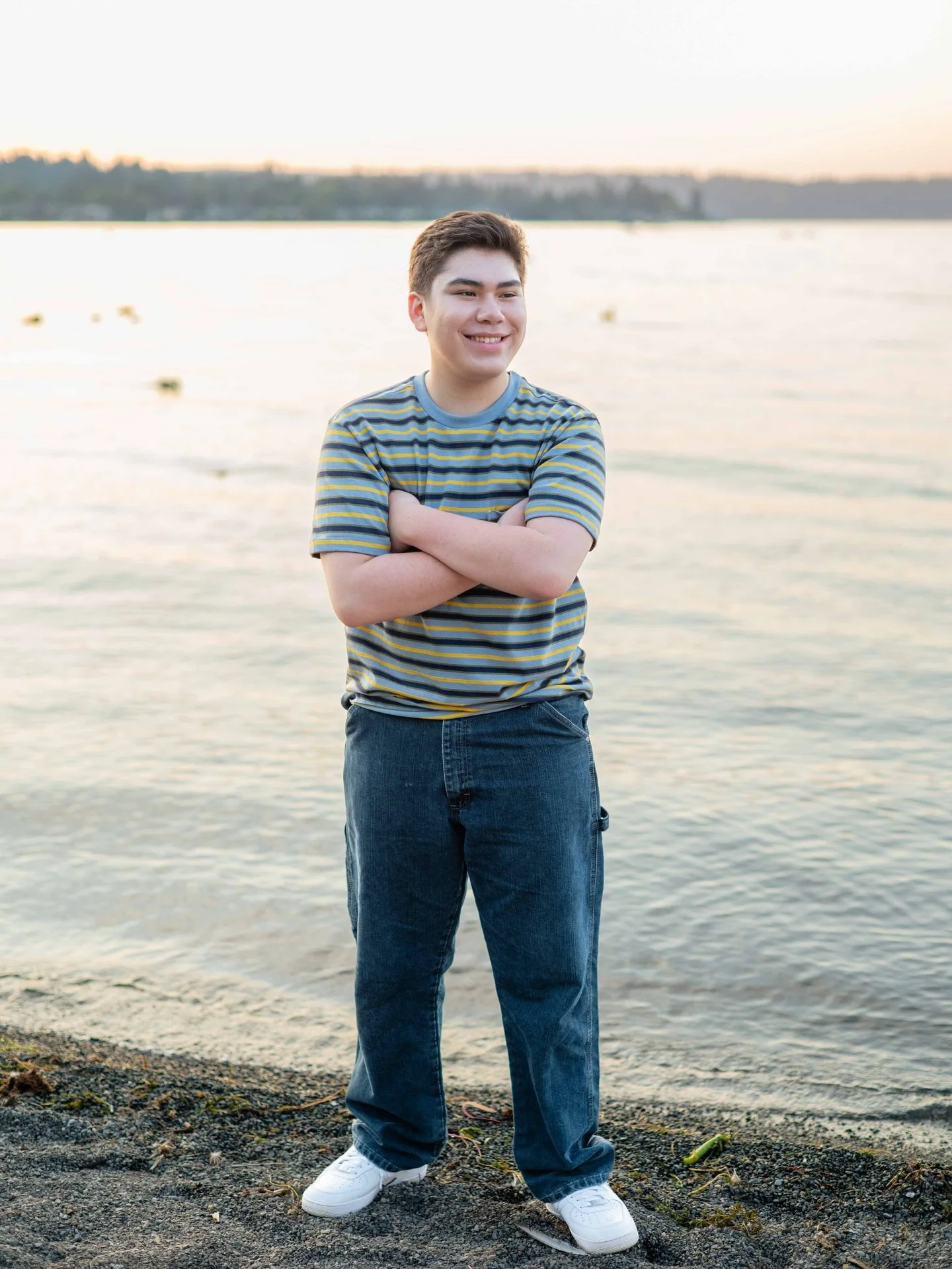 Little by little the days are getting longer☀️ Can&rsquo;t wait for more golden hour senior sessions like Roman&rsquo;s!