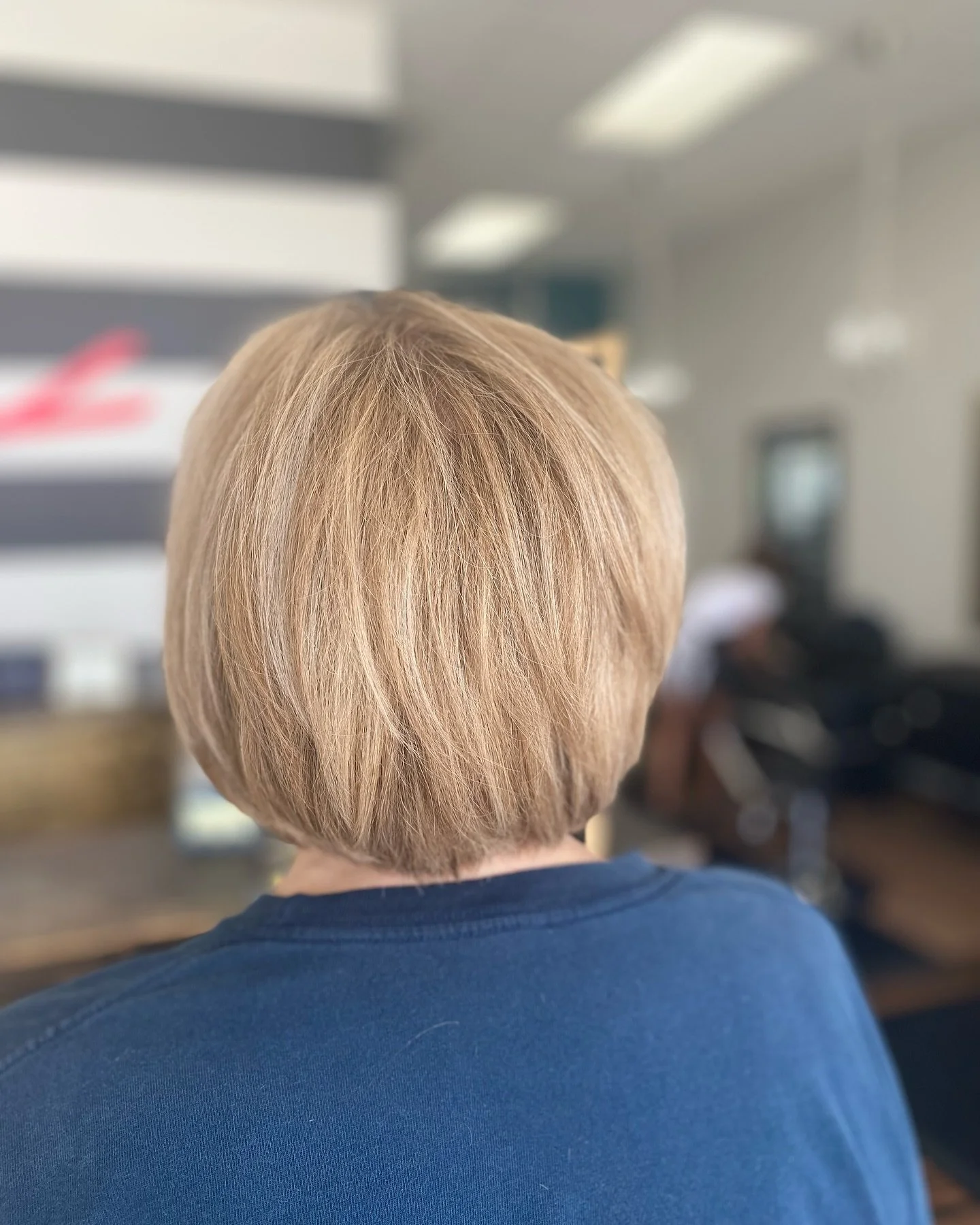 Refreshed hair appointments are the best!! 💆&zwj;♀️

Did a touch-up, trim &amp; a molecular mender treatment to help smooth out flyaways/frizz, give some extra moisture &amp; this treatment lasts up to 10 washes!!! 🙌

#tricologist #centralfloridaha