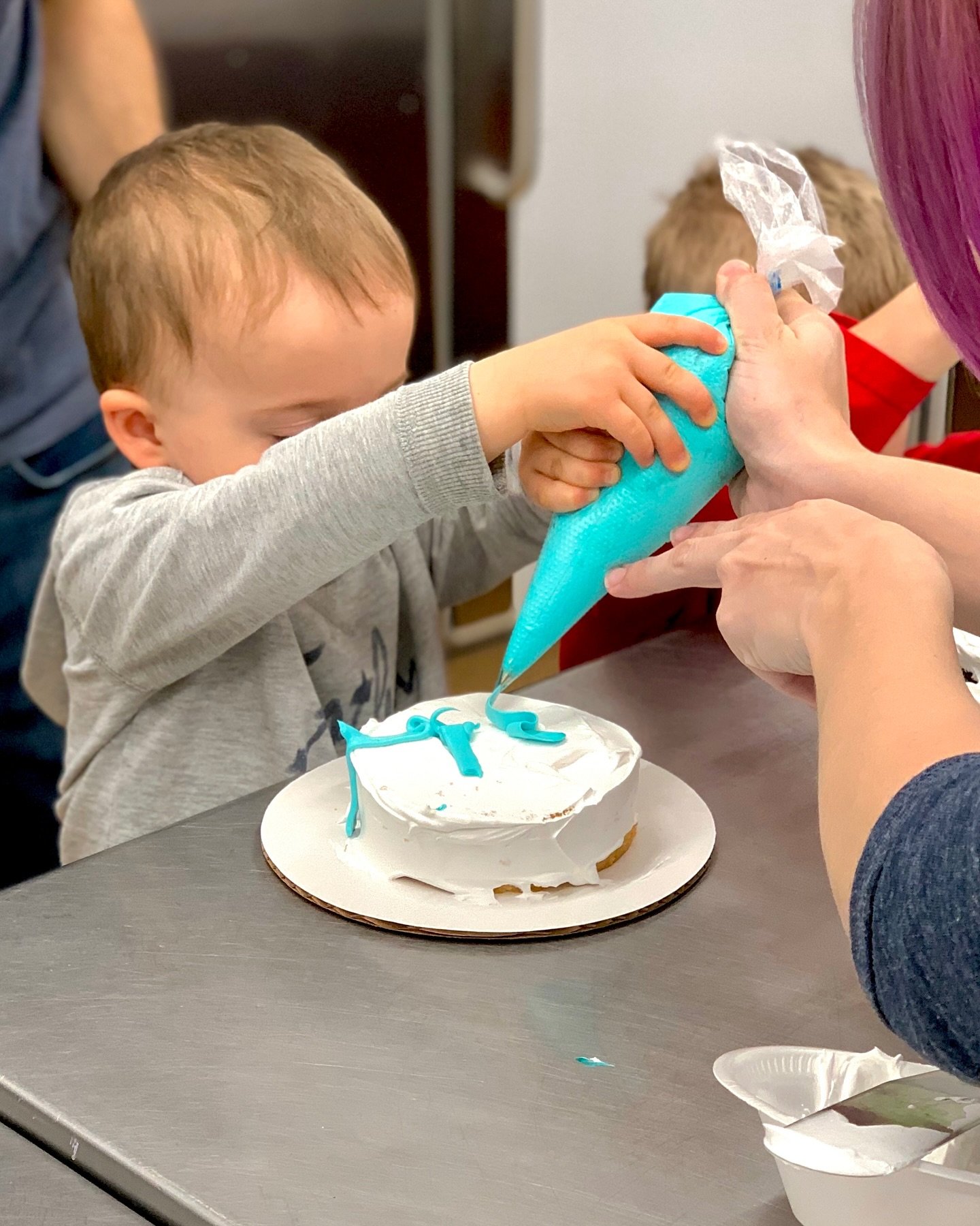 Let your little ones get creative while making a special cake just for mom🥰

Saturday May 11th, we&rsquo;re hosting our kid&rsquo;s cake decorating event for Mother&rsquo;s Day 🎂 You won&rsquo;t want to miss out on this opportunity to make some fun