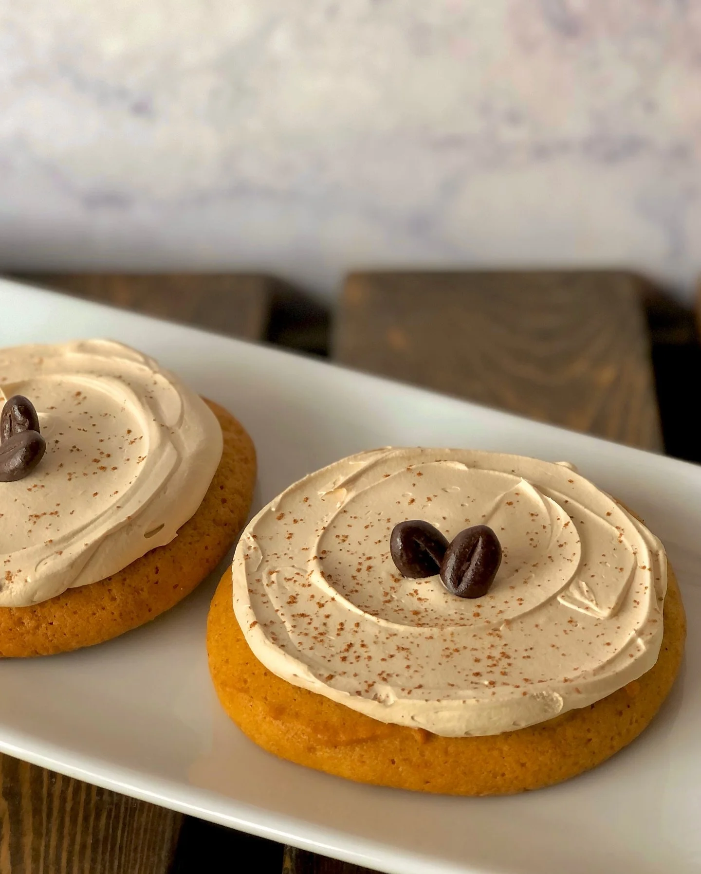 Pumpkin Spice is back at Wild Flour🎃🍂

This deliciously chewy pumpkin cookie topped with whipped espresso icing is only here for a limited time👏 So come try our signature PSL cookie today✨