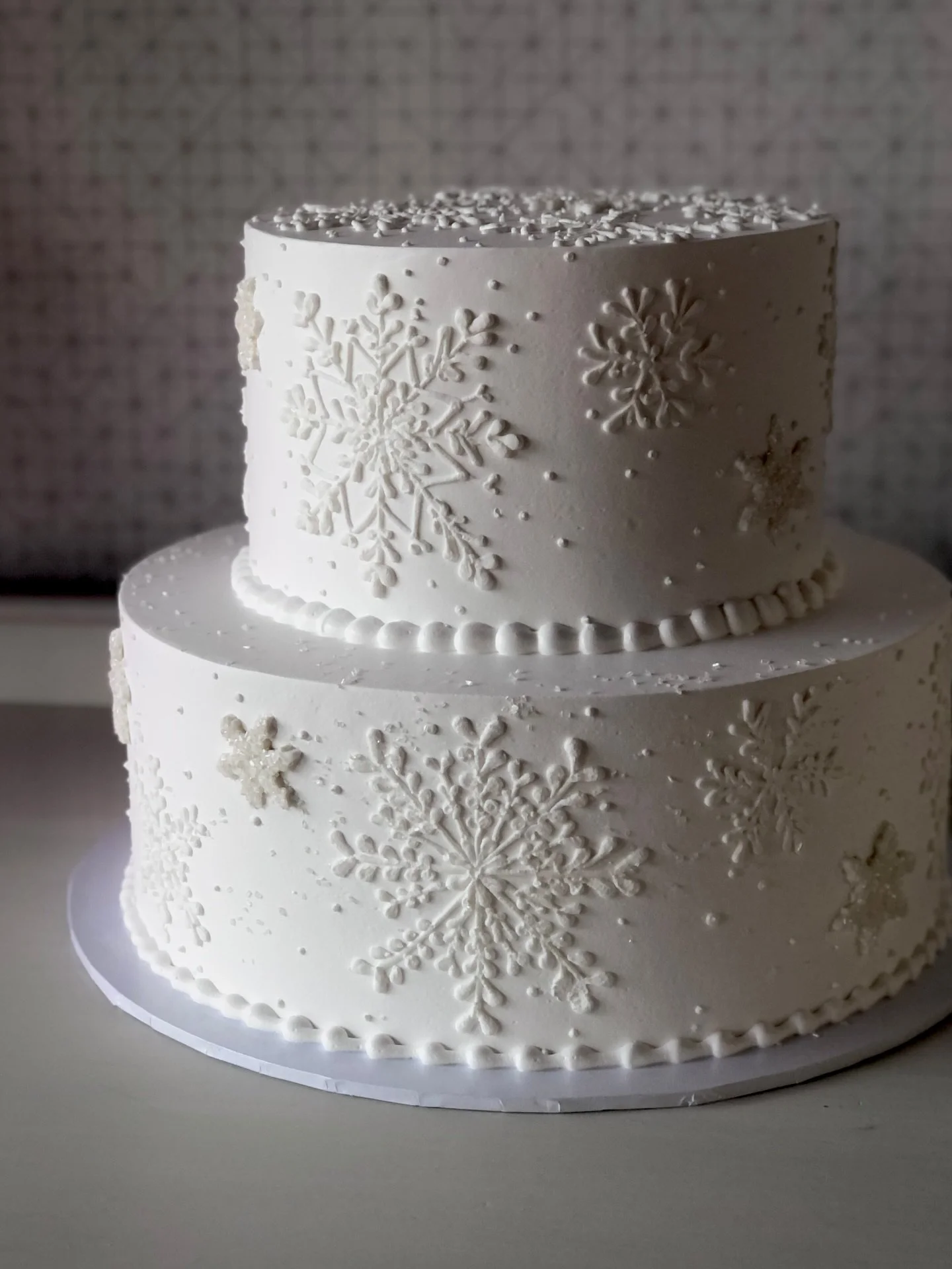 Seems like we have a snowy winter ahead of us❄️🥶 Luckily there are pretty little cakes to keep us happy and fed😌💗