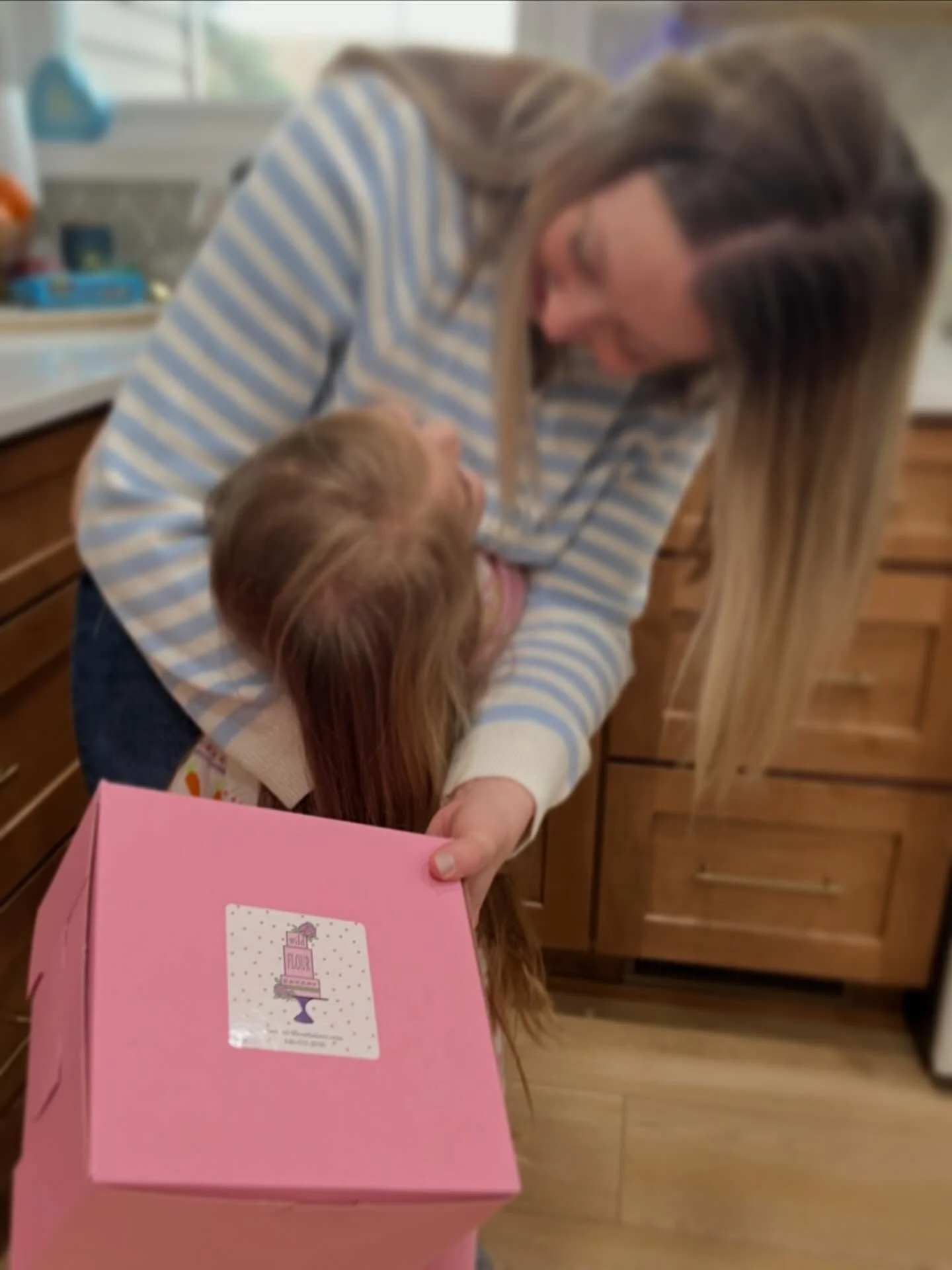 Get Mom what she truly wants for Mother&rsquo;s Day&hellip;delicious treats from Wild Flour 🥰 🍪

Our Mother&rsquo;s Day Menu and pre-orders are available now! 

How to order:
In person: 🏃🏽
By phone: ☎️ 440-331-2950
Online: 💻 wildflourbakery.com/