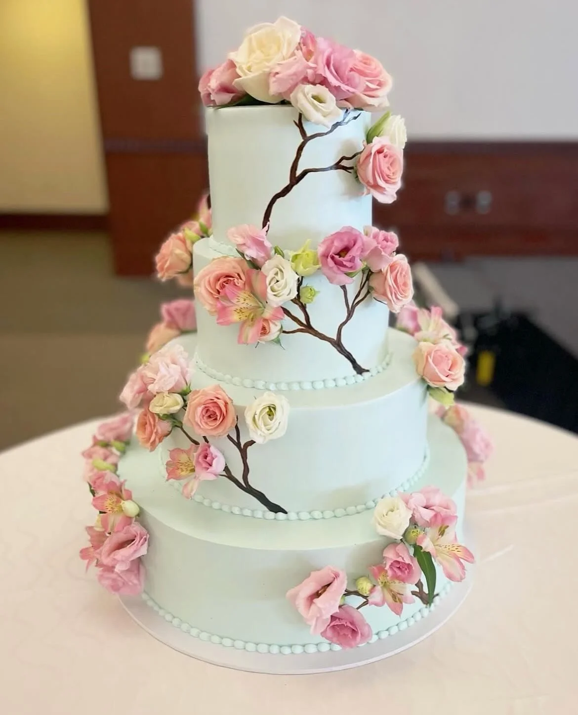 Happy Wedding Cake Monday! 💍🎂