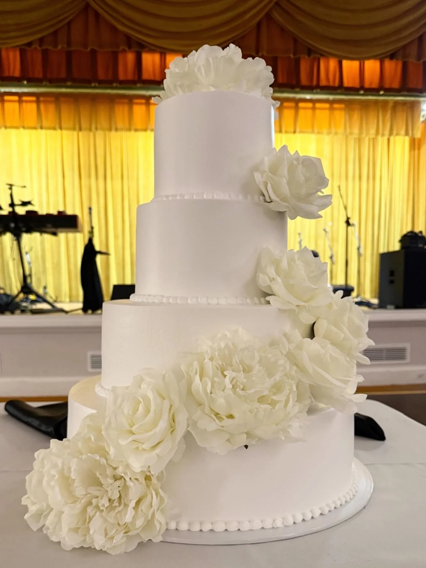 Honoring the love stories we celebrate and the heroes we remember on this Memorial Day 🎂🇺🇸

From wedding cakes made for forever moments to sweet gatherings shared with family and friends, we&rsquo;re grateful to be part of your celebrations!

Wish