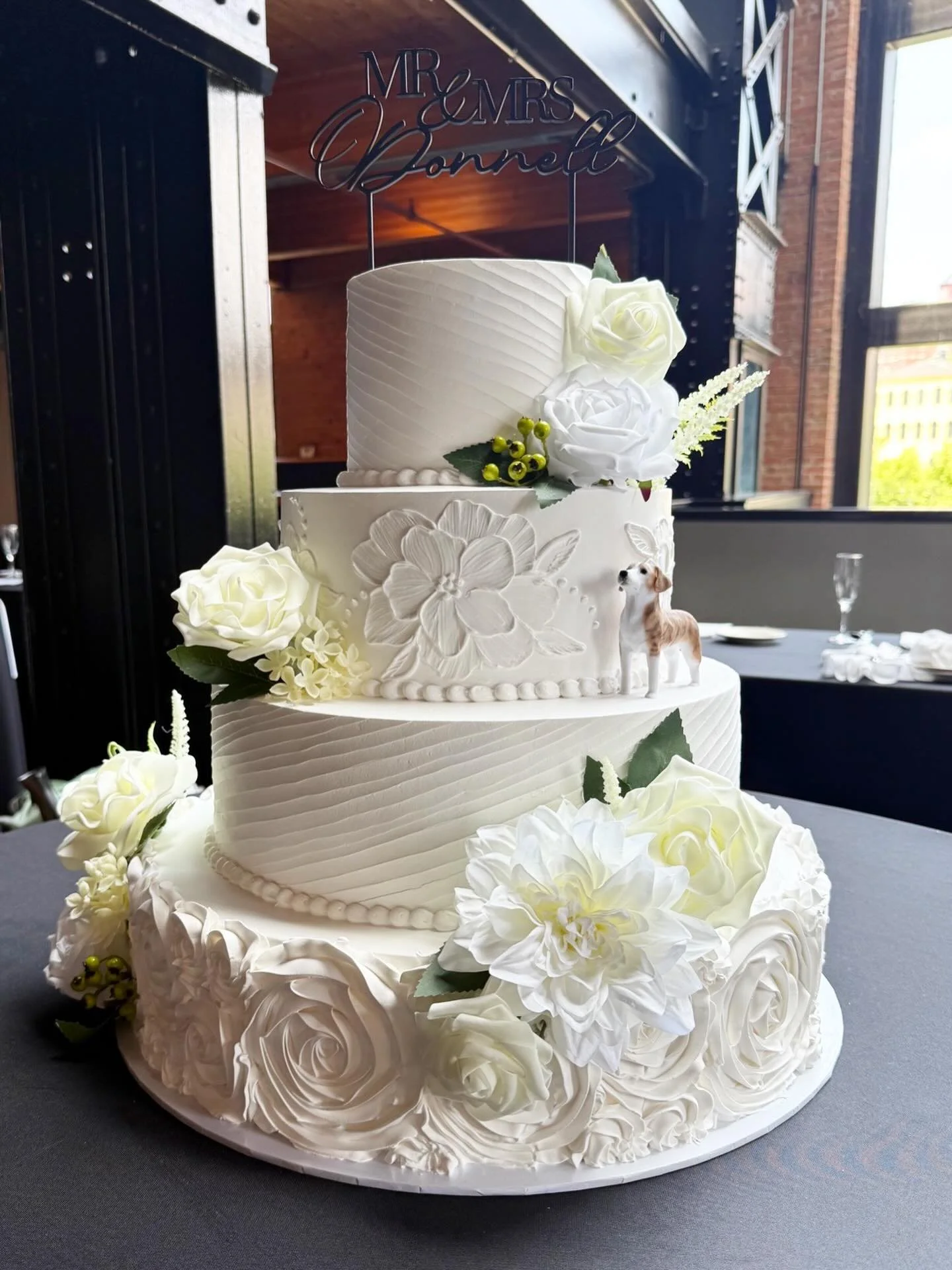 Happy Wedding Cake Monday!! ❤️ 💍 🎂