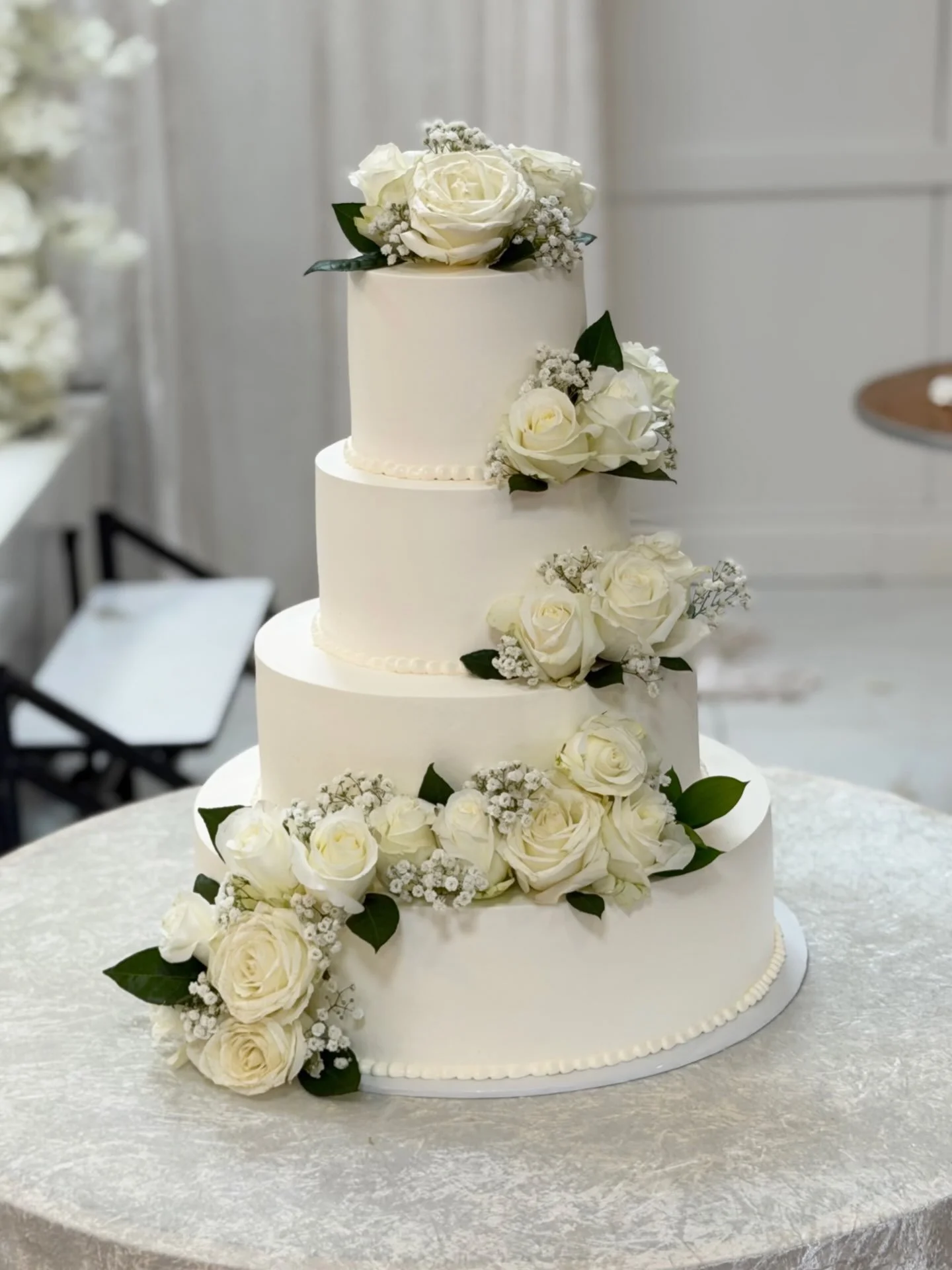 Happy Wedding Cake Monday 🤍✨

Your wedding cake should be just as unforgettable as your &ldquo;I do.&rdquo; From elegant designs to incredible flavor, we create custom cakes that become the centerpiece of your celebration. 💍🎂
Now booking upcoming 