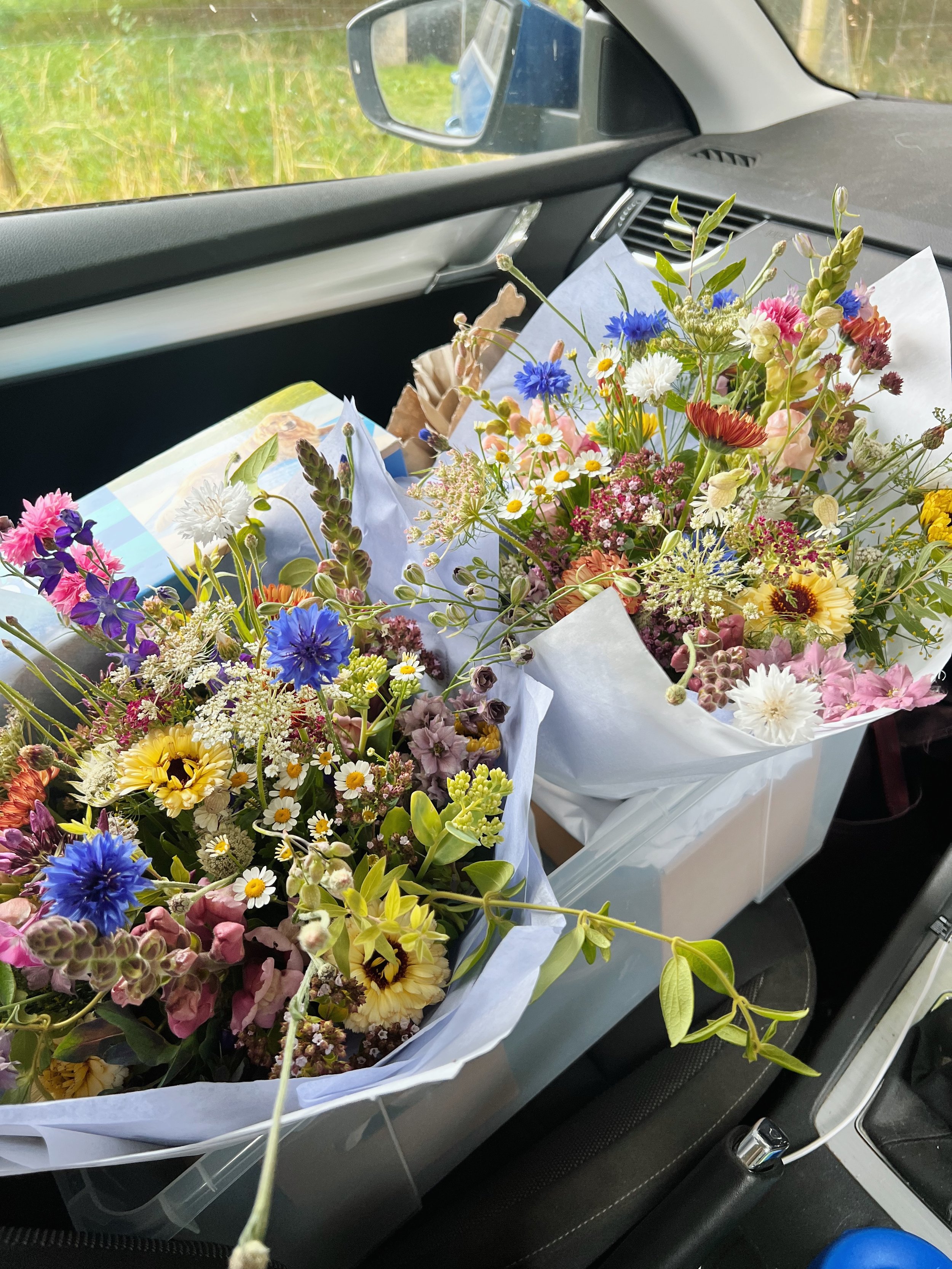Large Seasonal Gift Bouquet