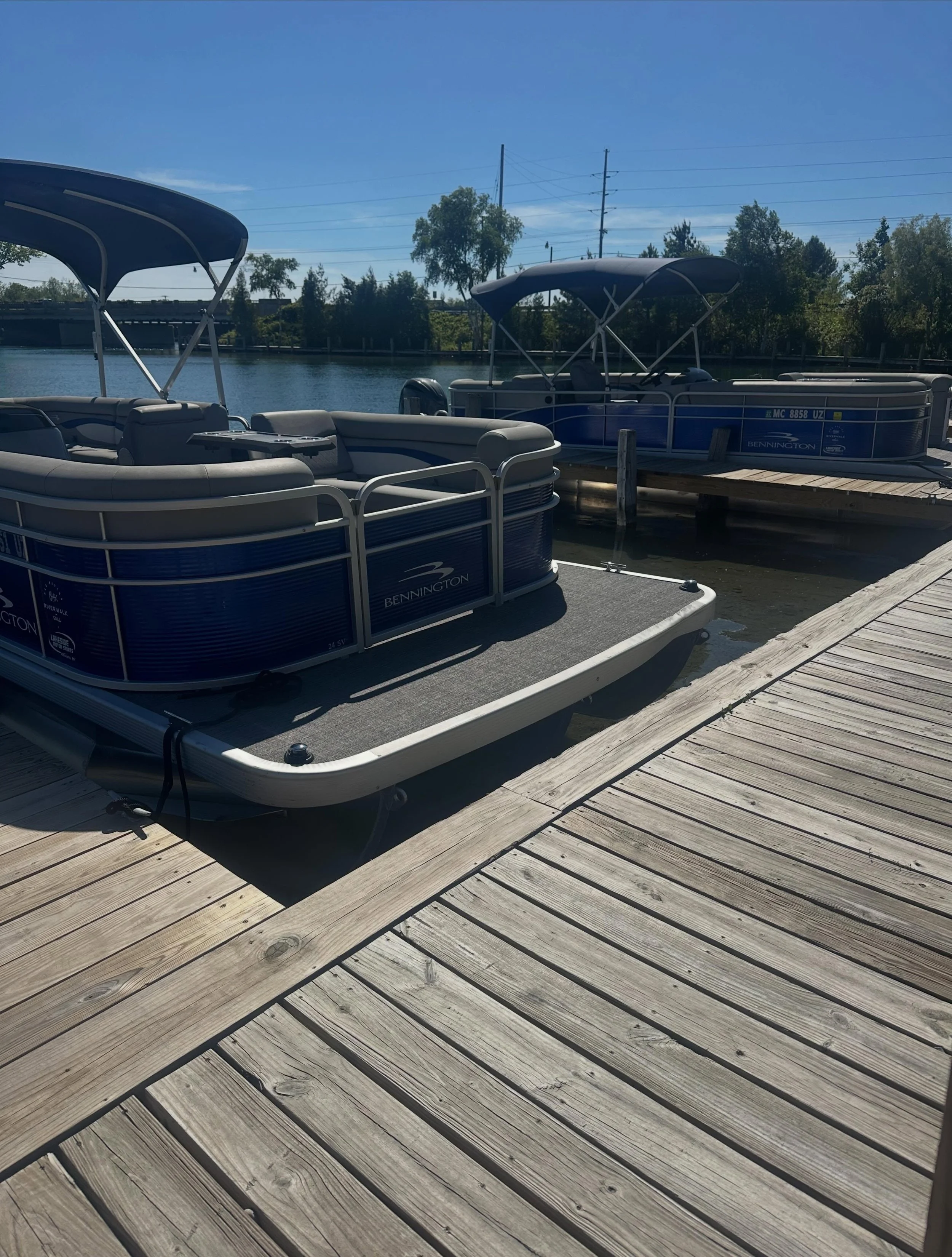 Rent a tritoon before they are gone!! Rent them through June 19th for our begging of summer deal. $350 for an all day rent (11-dusk)!! ☀️🚤