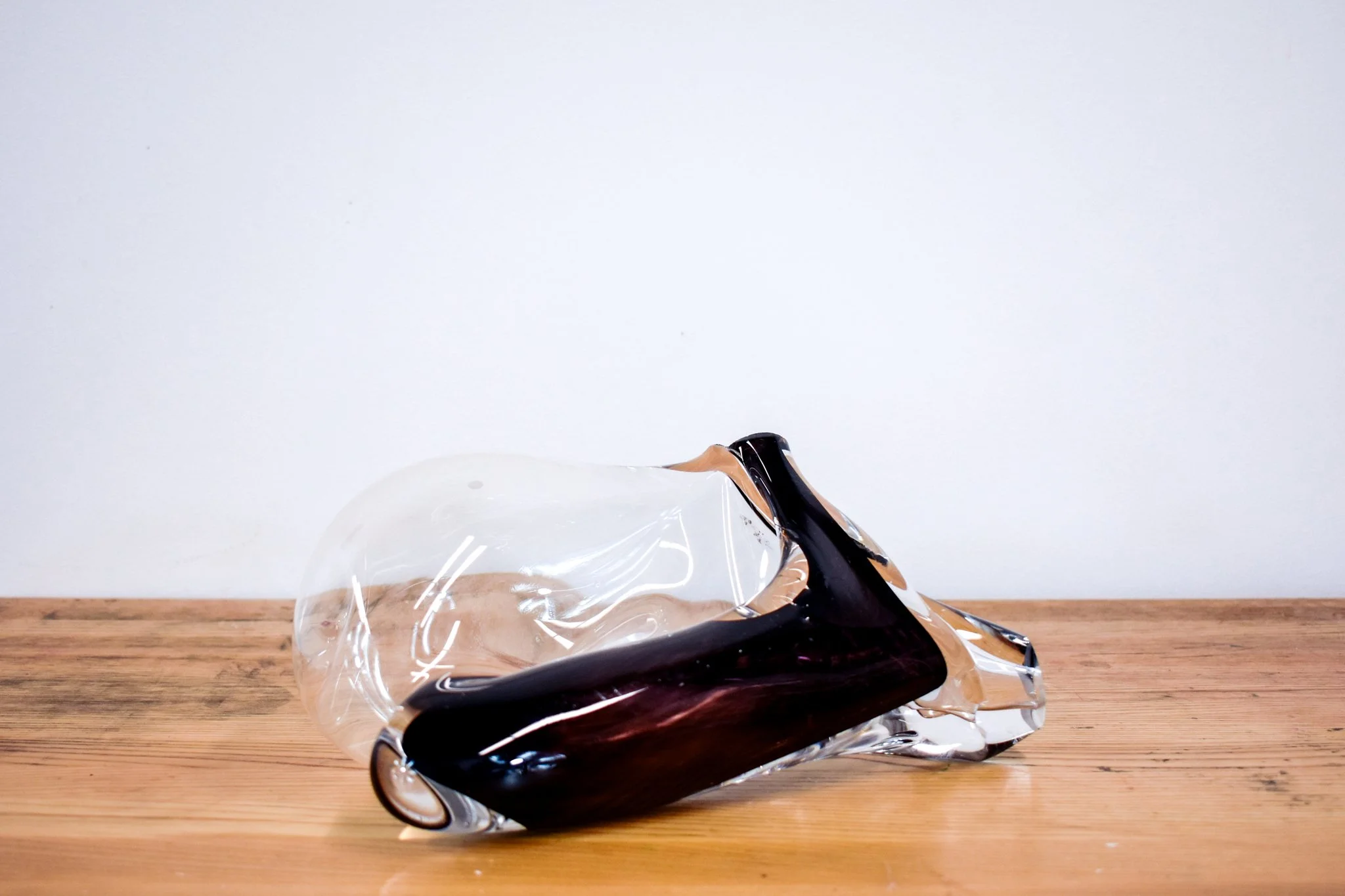 Intimacy Collision No.0 (2025). Blown Glass. Thank you to Nate Watson, Minami Oya, Kenny Kay, Javier Vinuela, Sofia Paredes Valdez, and the entire Ox-Bow Glass Staff for your help.