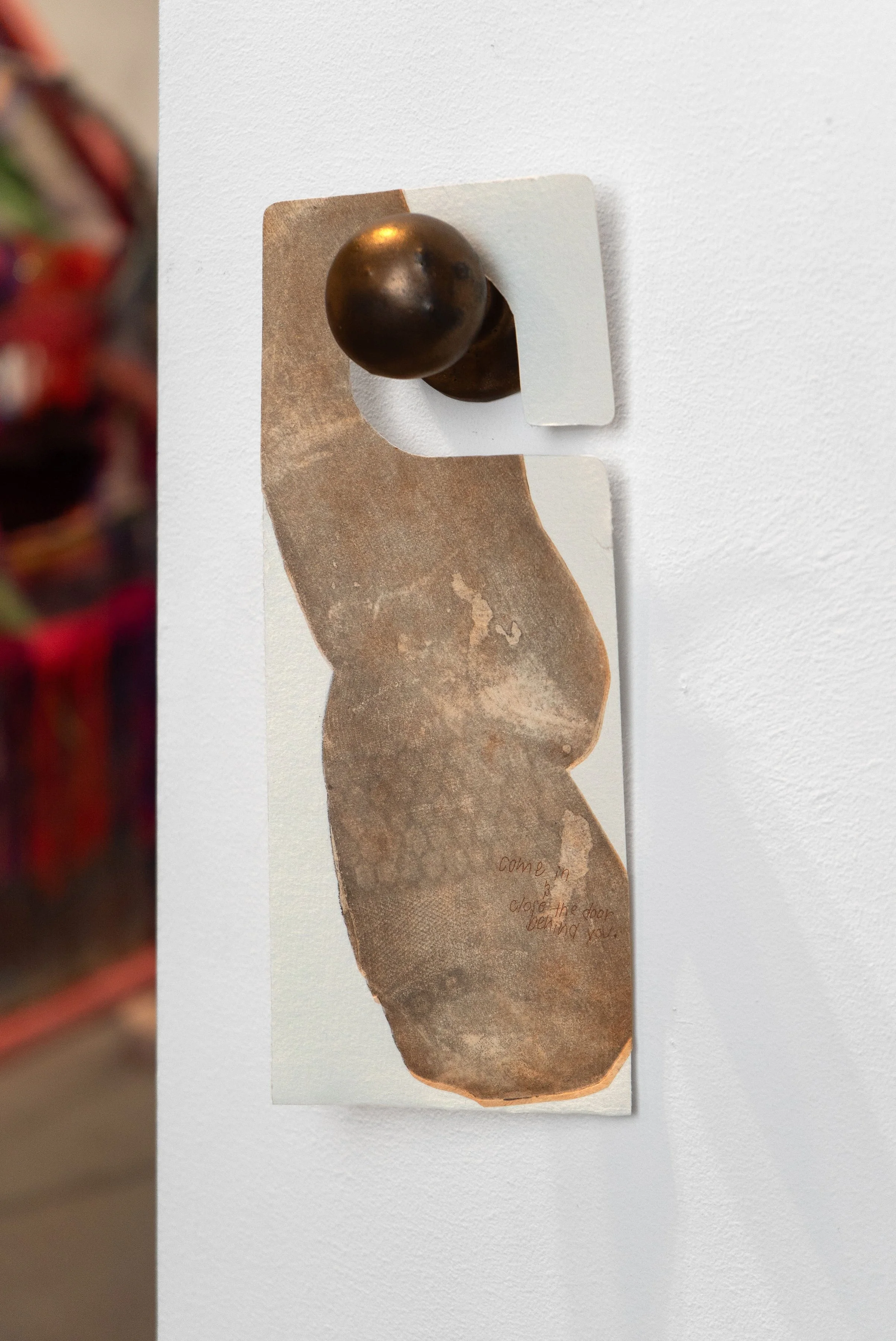 𝘤𝘰𝘮𝘦 𝘪𝘯 𝘢𝘯𝘥 𝘤𝘭𝘰𝘴𝘦 𝘵𝘩𝘦 𝘥𝘰𝘰𝘳 𝘣𝘦𝘩𝘪𝘯𝘥 𝘺𝘰𝘶 (𝘴𝘦𝘹𝘪𝘭𝘦). 2025-2026. two plate copper etching with soft ground, spit bite aquatint, and mulberry paper chine colle on hahnemuhle copperplate; porcelain slipcast. 10" x 4".