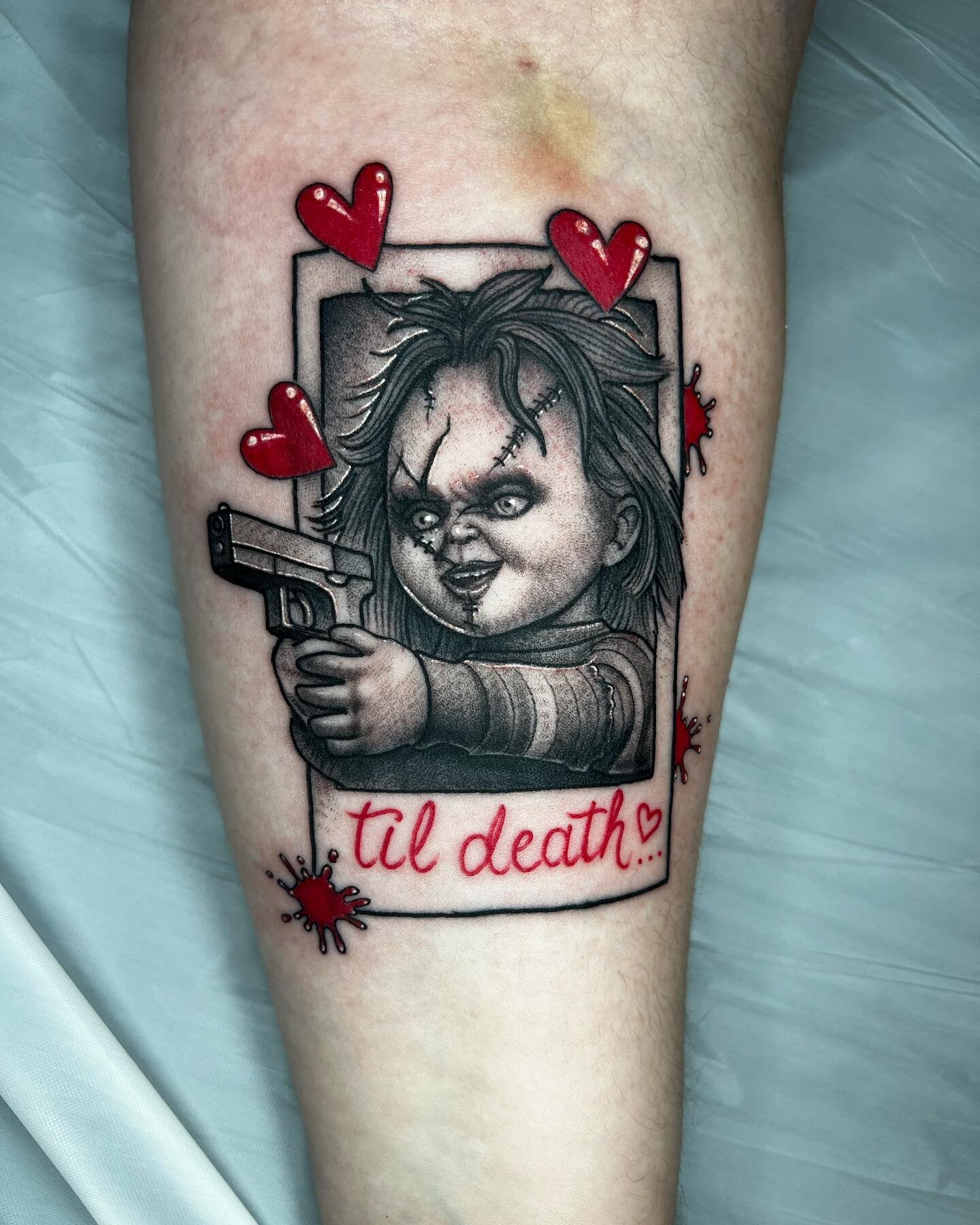 Chucky! Sister tattoos, thank you you two! 

#chucky #chuckydoll #brideofchucky #chuckytattoo #horrormovies #horrortattoo #tildeathdouspart #chicoca