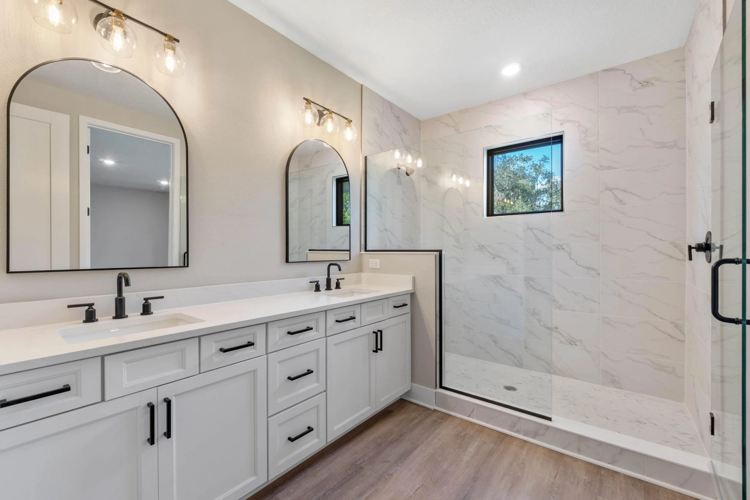 Master Bathroom.jpg
