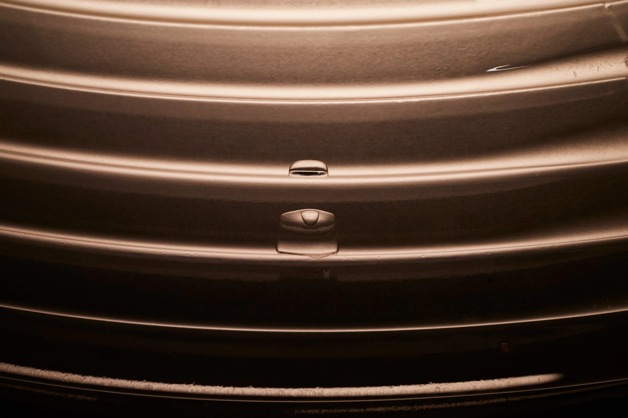 APPARATUS_2024_MATERIAL DETAIL_SIGNAL_SMOKED GLASS_01_03.jpg