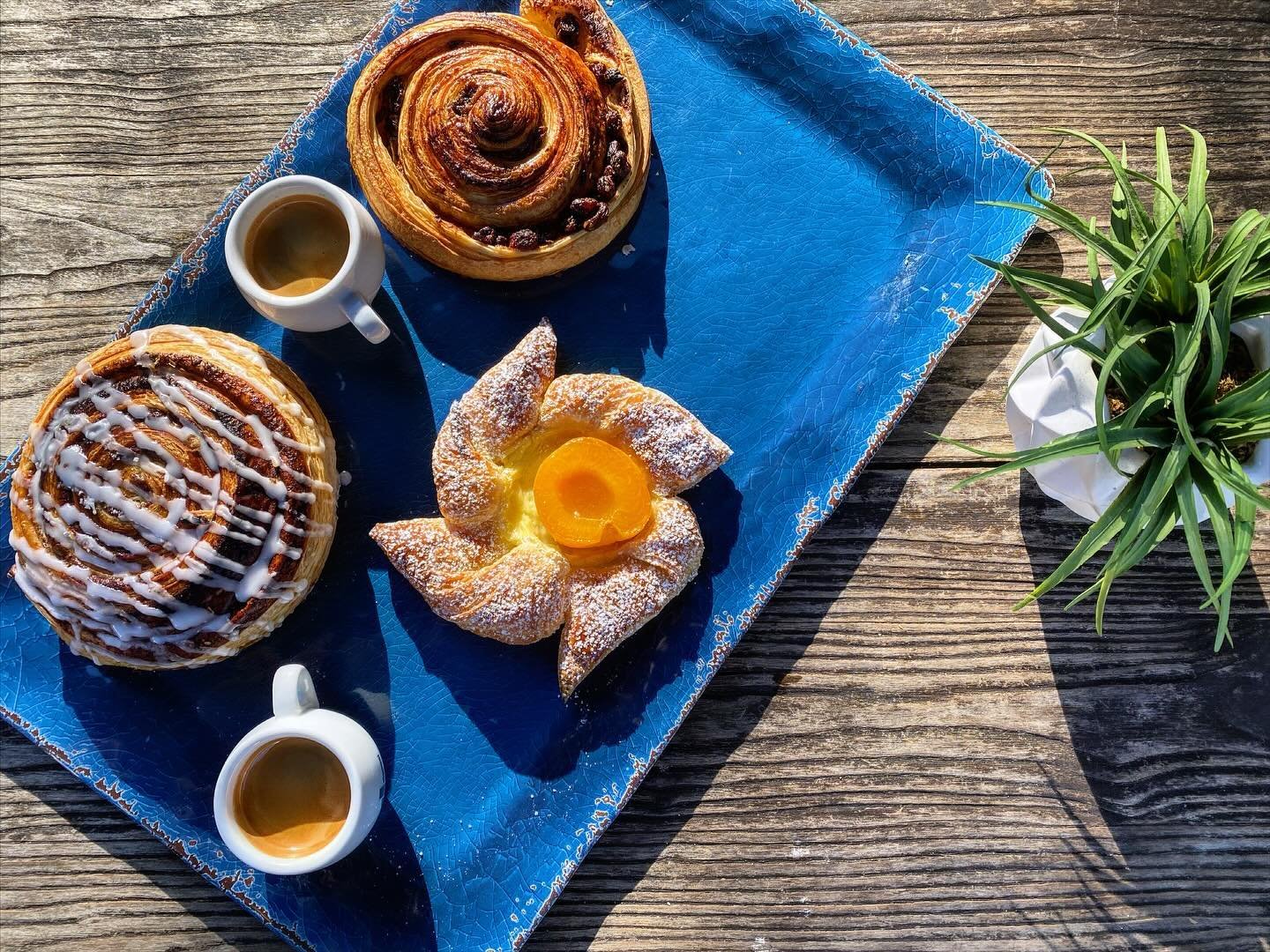 Who else is craving pastries? 🥐🍰🥖🥪

Visit Lafayette Bakery at The Barnyard for a delightful array of authentic French pastries, rustic bread, and more. Experience the genuine flavors of France right here!

#CarmelFoodie #CarmelBakery #CarmelChoco