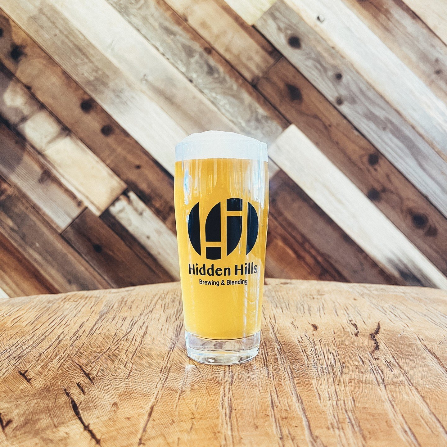 Don&rsquo;t miss out on @HiddenHillsbrewblend&rsquo;s latest taplist. 15 delicious beers are available to taste, including Valleyside Blonde Ale and Daypack Xtra Pale Ale, brewed by award-winning local brewer Jeffrey Vitalich.

🍺 Valleyside - CA Blo