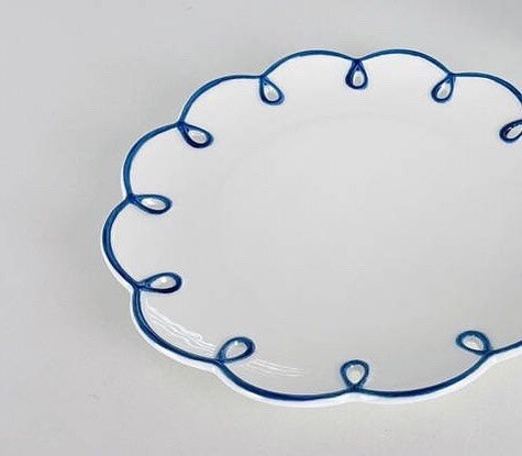 Add something unique to your tablescape with our Blue Ribbon Side Plate. Cute with any of our white plates, or bring this beauty out for dessert. Our online catalogue is live, let me know if you want a sneak peek! L x