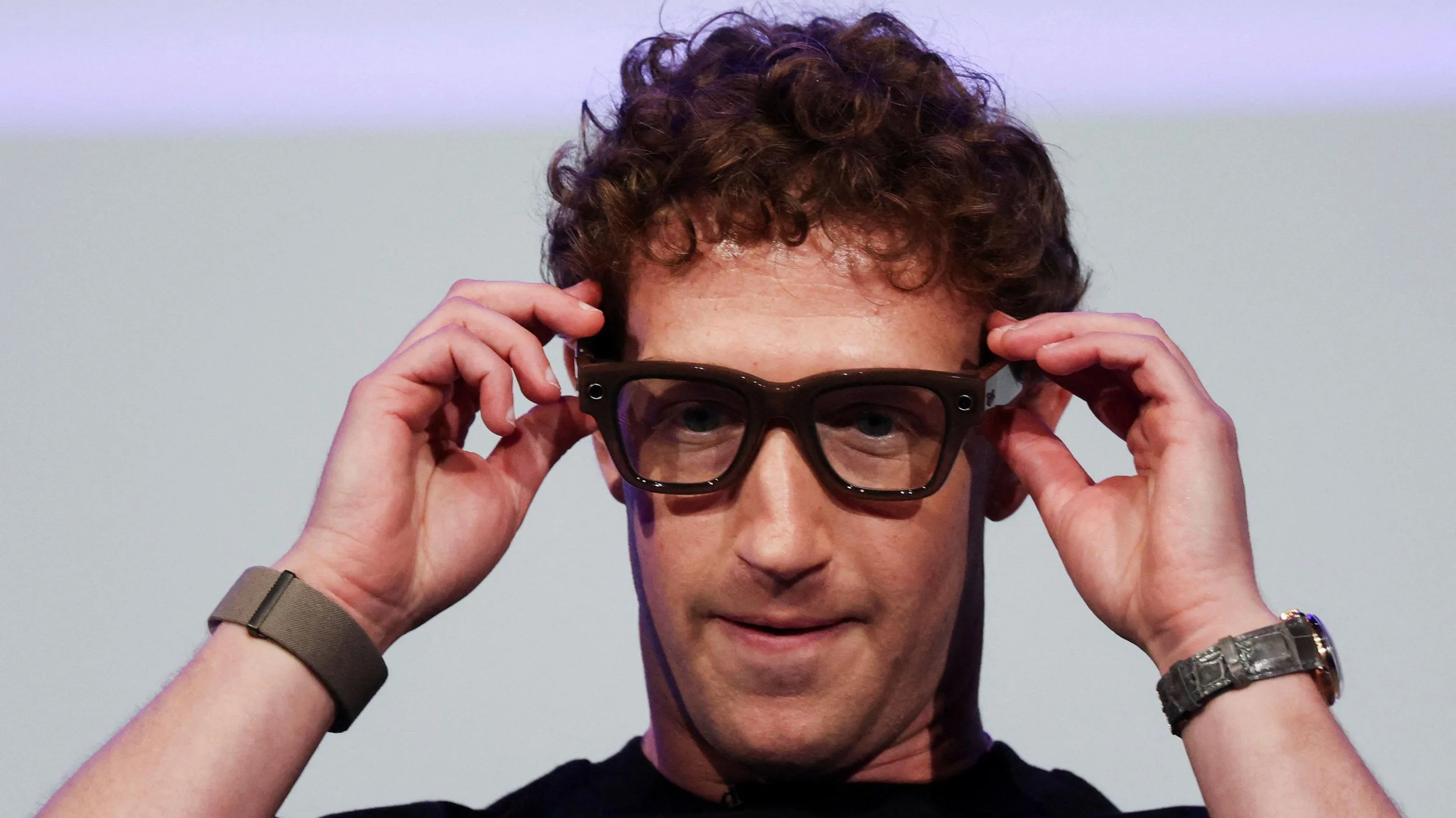 Meta donating free AI glasses for every blind U.S. veteran