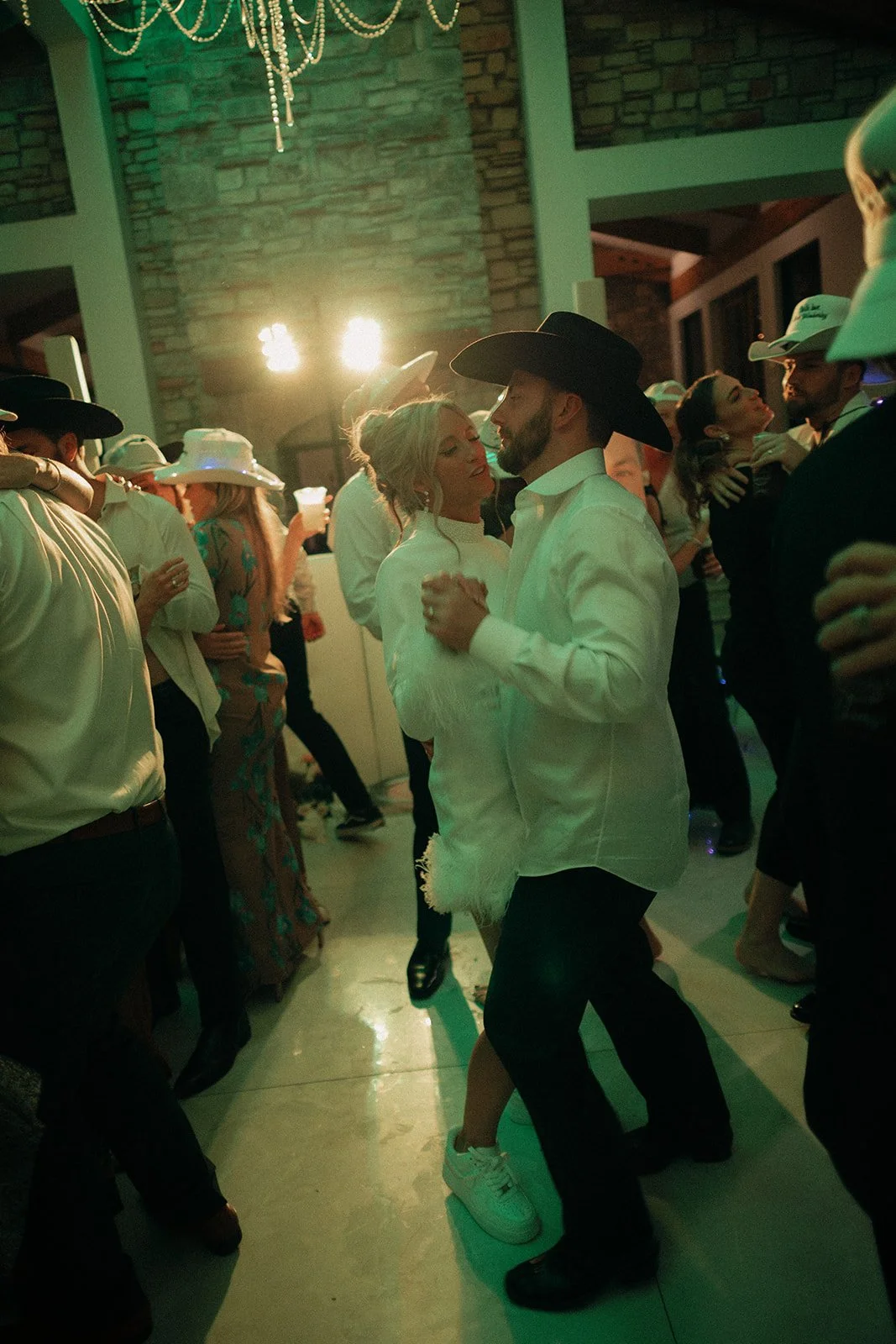 WoodyWedding-689.jpg