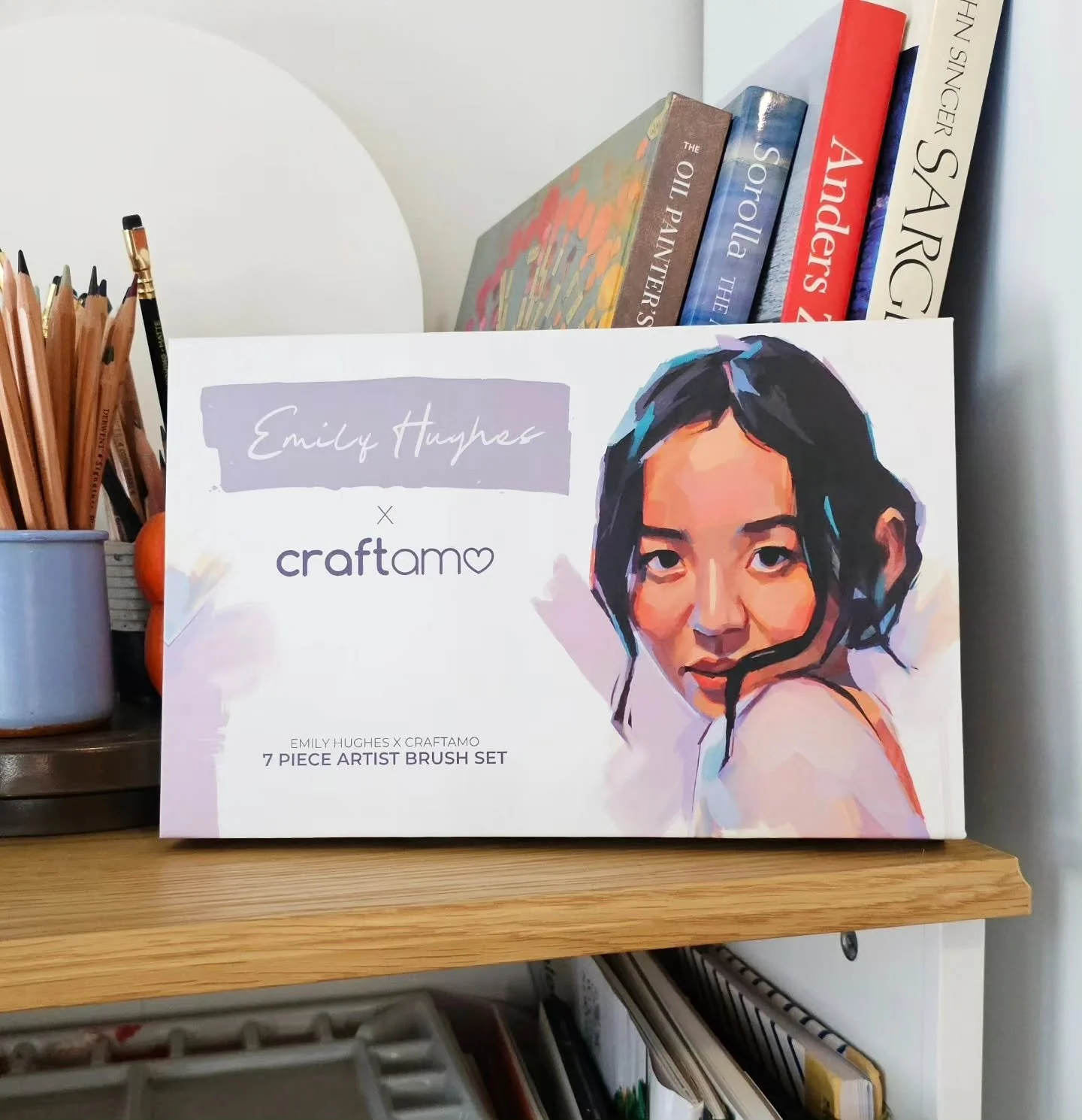 You asked and we listened! 💕🥳 My signature brush set with @craftamo is back! If you missed out the first time around, now's your chance&mdash;stock is limited!!

This set is my trusty sidekick for painting in gouache, acrylic gouache, and oils, and