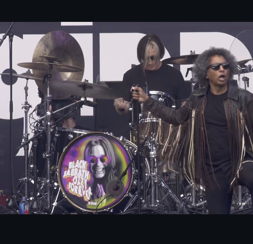 My crazy talented niece @sketchygoat  artwork featured on @officialseankinney bass drum head for @aliceinchains set at @ozzyosbourne @blacksabbath final concert and tribute. #backtothebeginning  #prouduncle