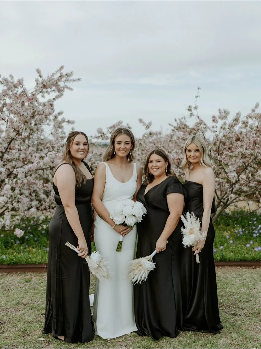 🤍 For Amber and Justin 💍💒
 27.10.2025
@amberlestrangeee 
📸 @_emmahampton_ 
💒 @glencara_ 
📝 @say_i_do_with_nicci 
✂️ @envyallurehair 
💄 @thestablesdayspa 
🎥 @court.the.moment