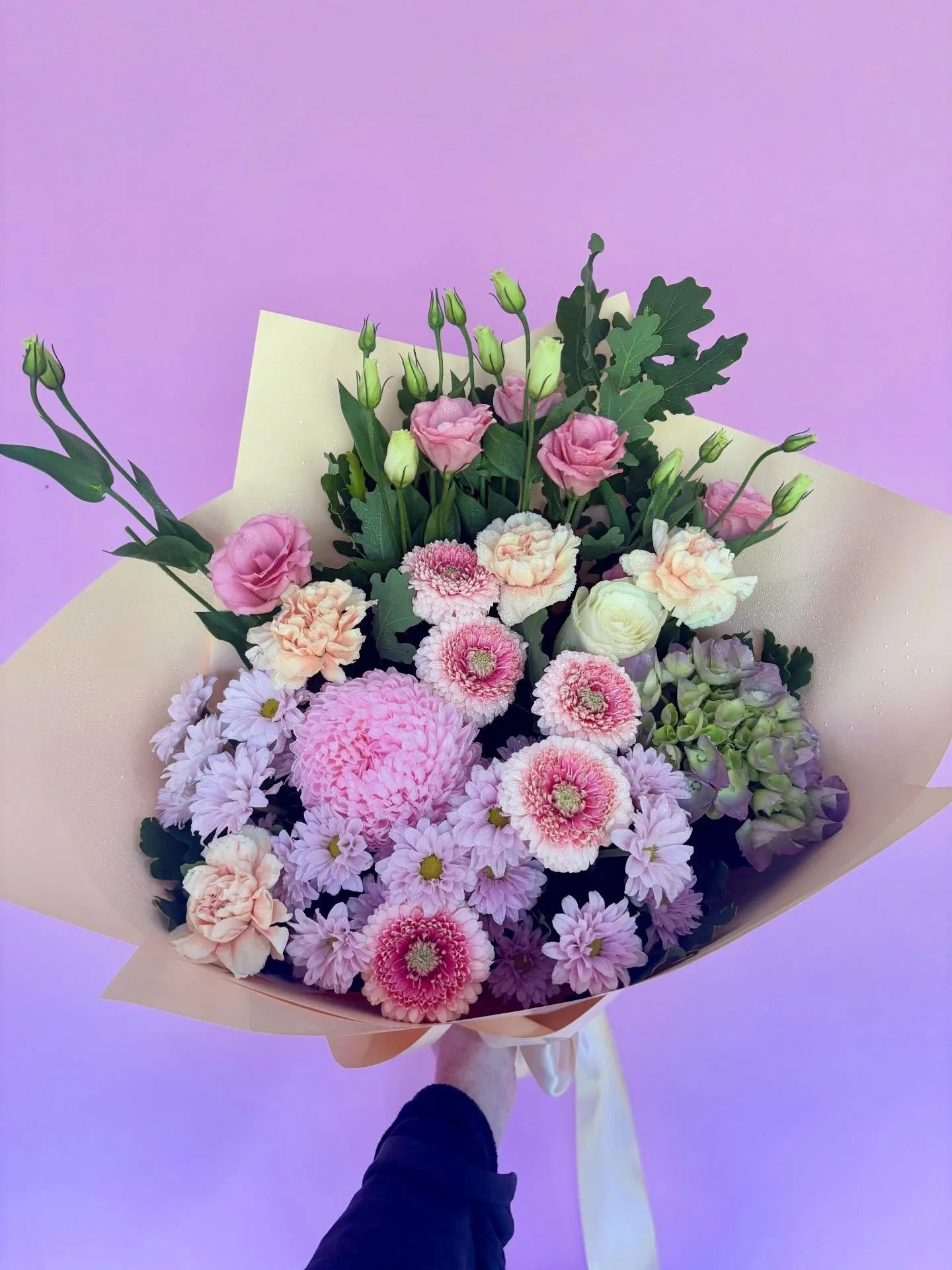 ✨Hours for this week 🫶
Tuesday 9th, 10am to 4pm 
Wednesday 10th, 9am to 5pm 
Thursday 11th, CLOSED (I&rsquo;ll be in the shop first thing to make flower orders)
Friday 12th, 9am to 5pm 
Saturday 13th, 9am to 12pm 
 
A few friendly reminders&hellip;&