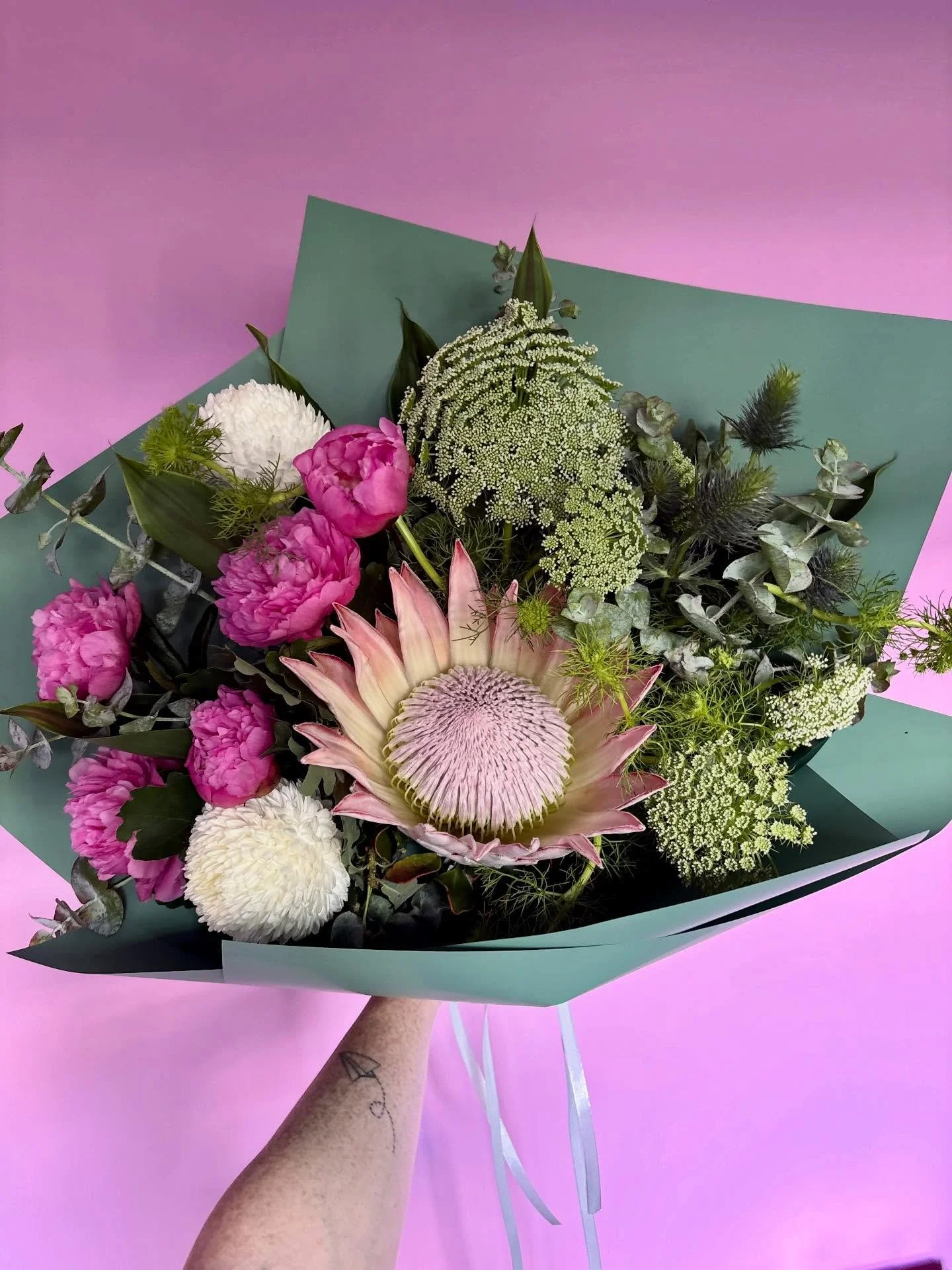 ❣️ Next weeks hours ❤️&zwj;🔥

Tuesday 24th - I&rsquo;m off to the Sydney Flower Markets first thing, I&rsquo;ll back in the shop around lunch time. Open until 4:30pm

Wednesday 25th - 9am to 5pm 
Thursday 26th - 9am to 2pm 
Friday 27th - 8am to 5pm 