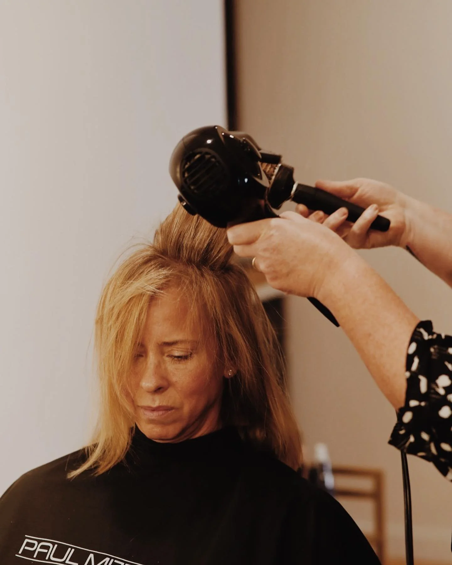 @social_shana doing her thing @undergroundjxn Book your appointment today! Link in bio! 

#jacksonmsbarber #jacksonmahairstylist #mississippihairstylist #hairstylist #jacksonsms