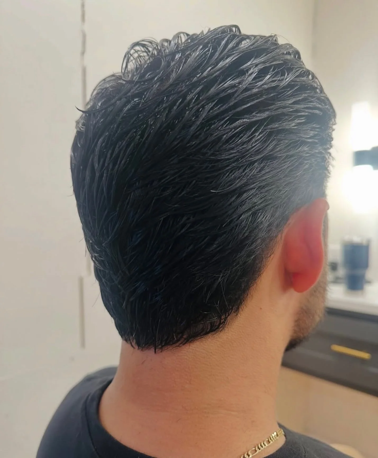 Clean shape, soft taper, and enough length left to keep the movement. 

Cut by @__b_bren_ 

Book your next haircut and come see what she can do!

#UndergroundSocial #JacksonMSBarber #JacksonMSHair #MensHaircut #Barbering