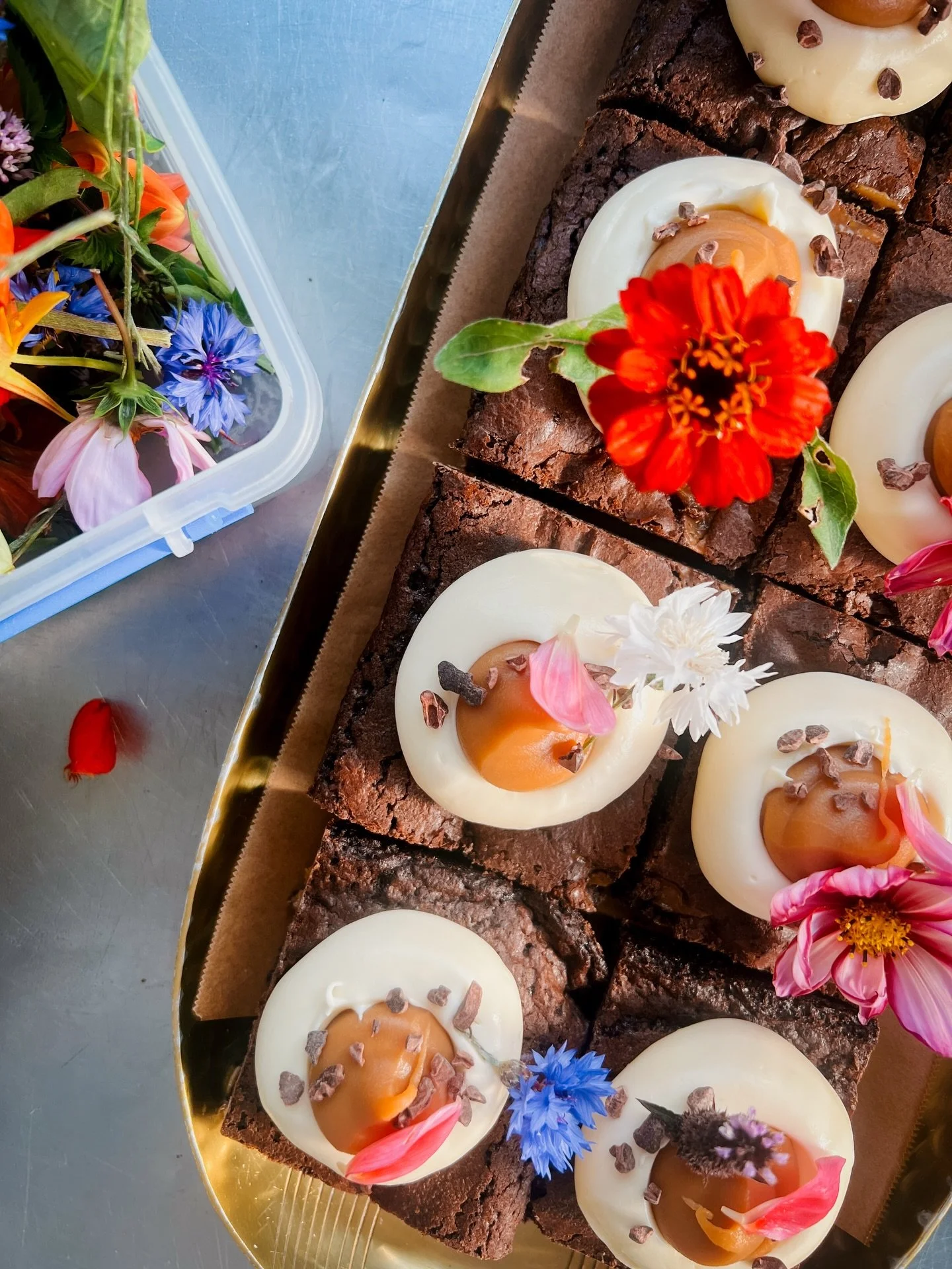 I love how unhinged my food column is getting lately and how it gets accepted anyway 💁&zwj;♀️! 

What starts as an exploration into the herbal and nutritional benefits of chocolate goes real quick into sugar butter heavy cake and brownie. My editor 